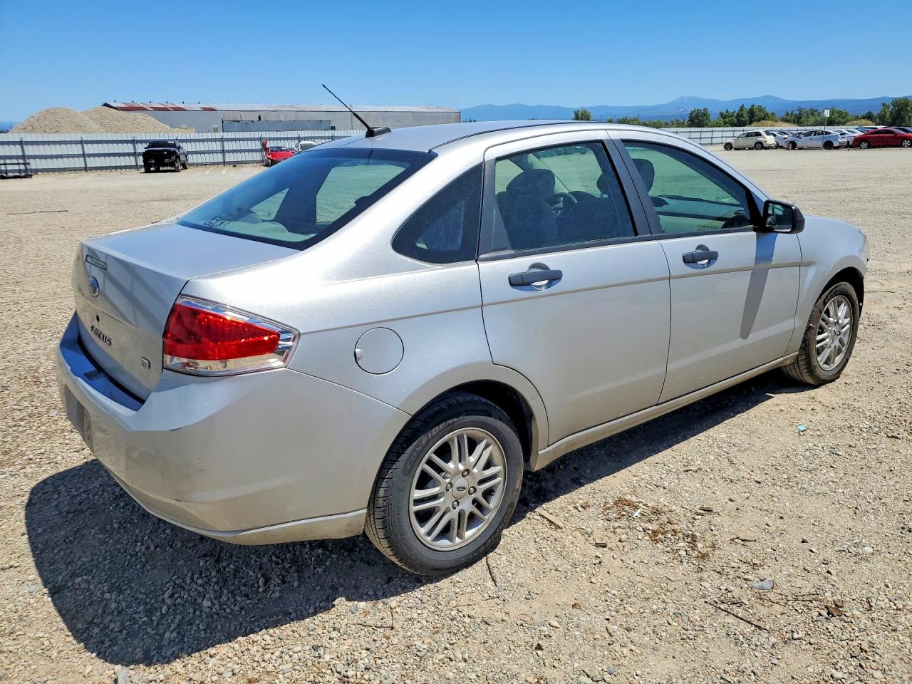 2009 Ford Focus Se Серебряный vin: 1FAHP35NX9W131571