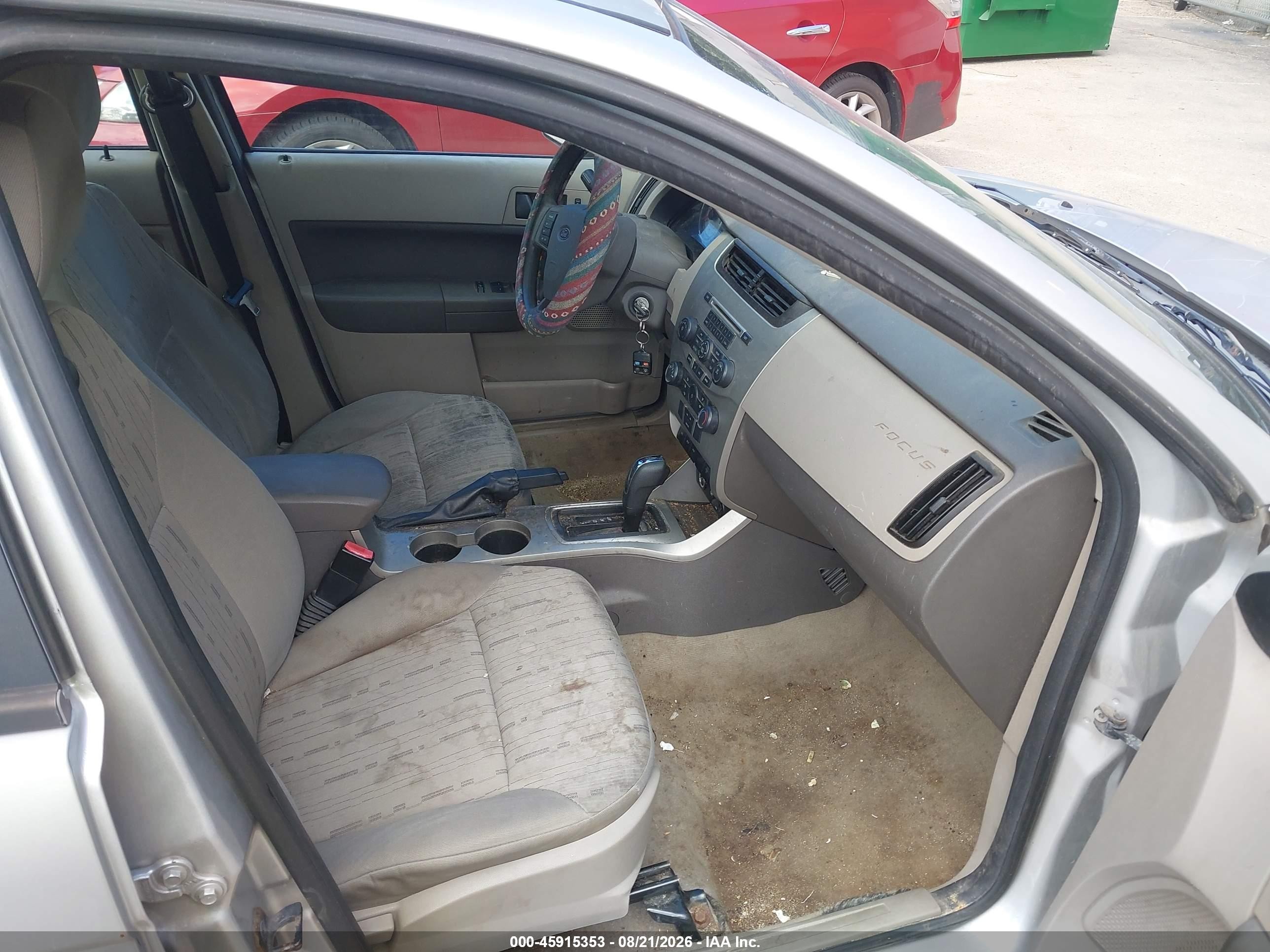 2009 Ford Focus Se Серебряный vin: 1FAHP35NX9W205703