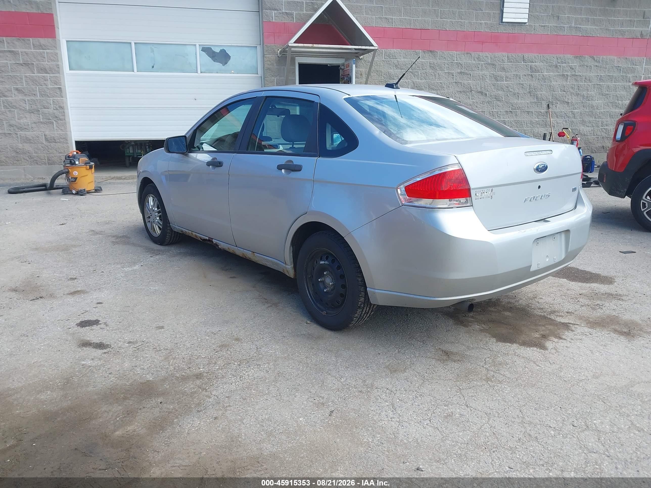 2009 Ford Focus Se Серебряный vin: 1FAHP35NX9W205703