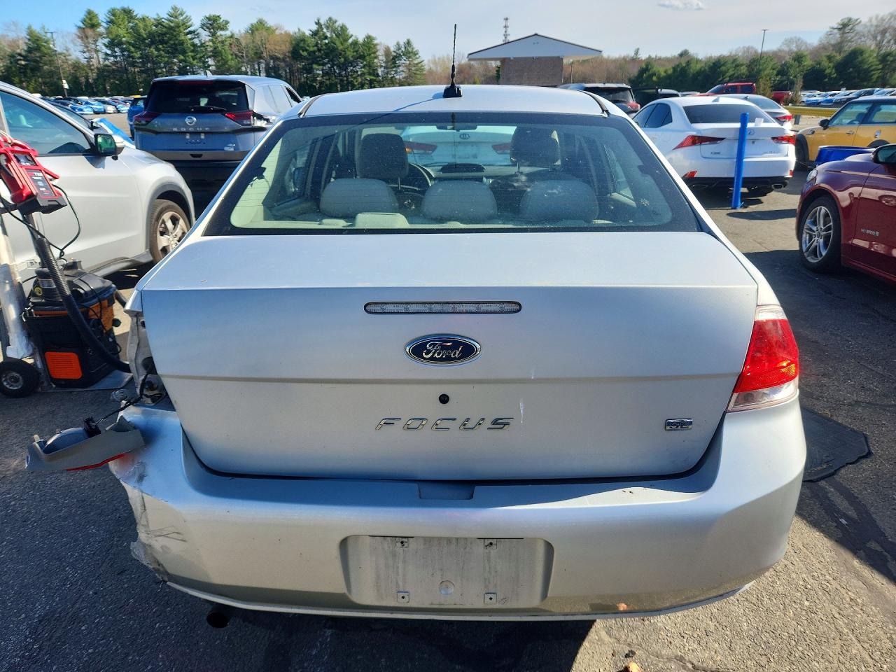 2009 Ford Focus Se Серебряный vin: 1FAHP35NX9W230603