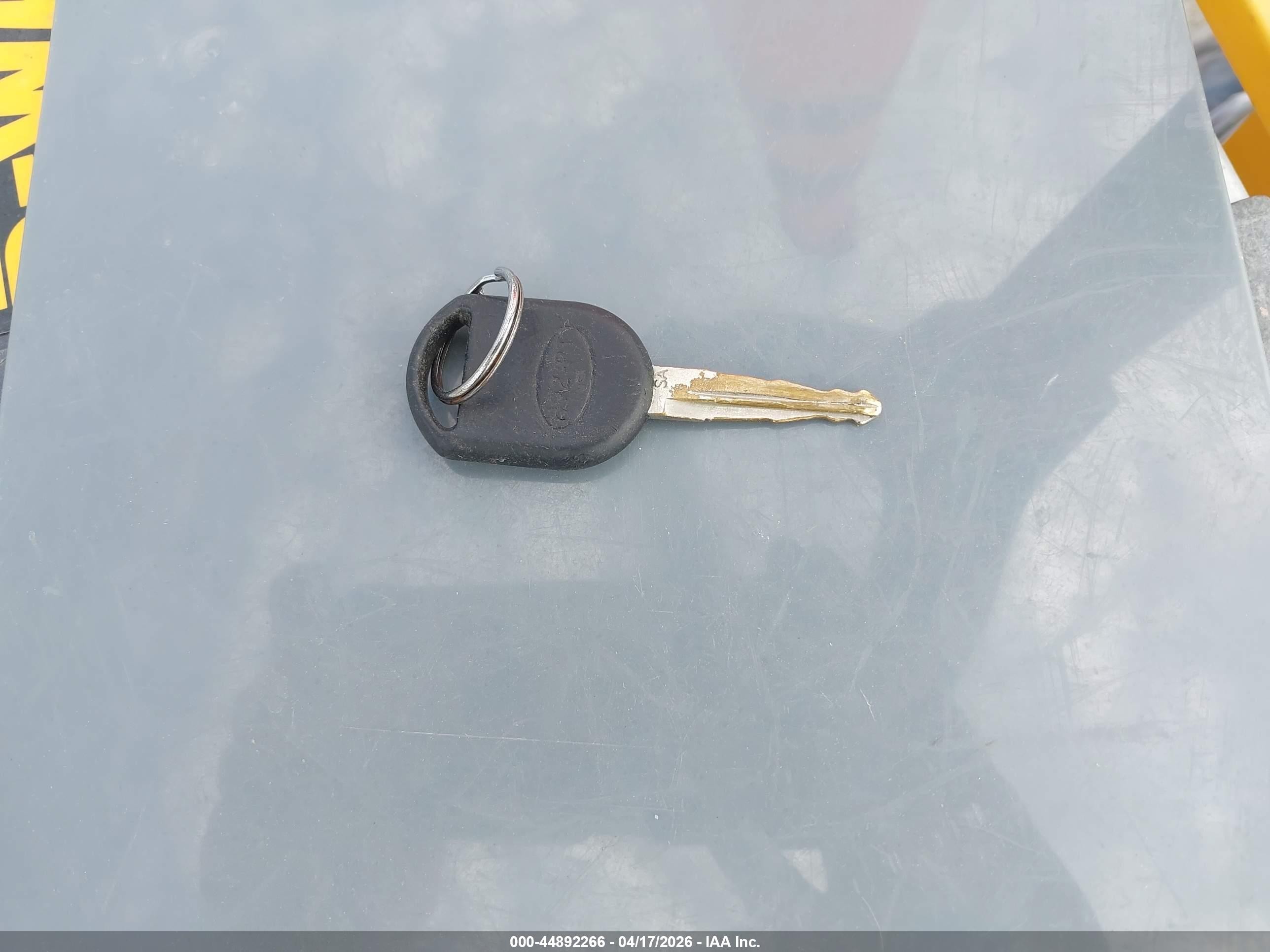 2009 Ford Focus Se Silver vin: 1FAHP35NX9W232934