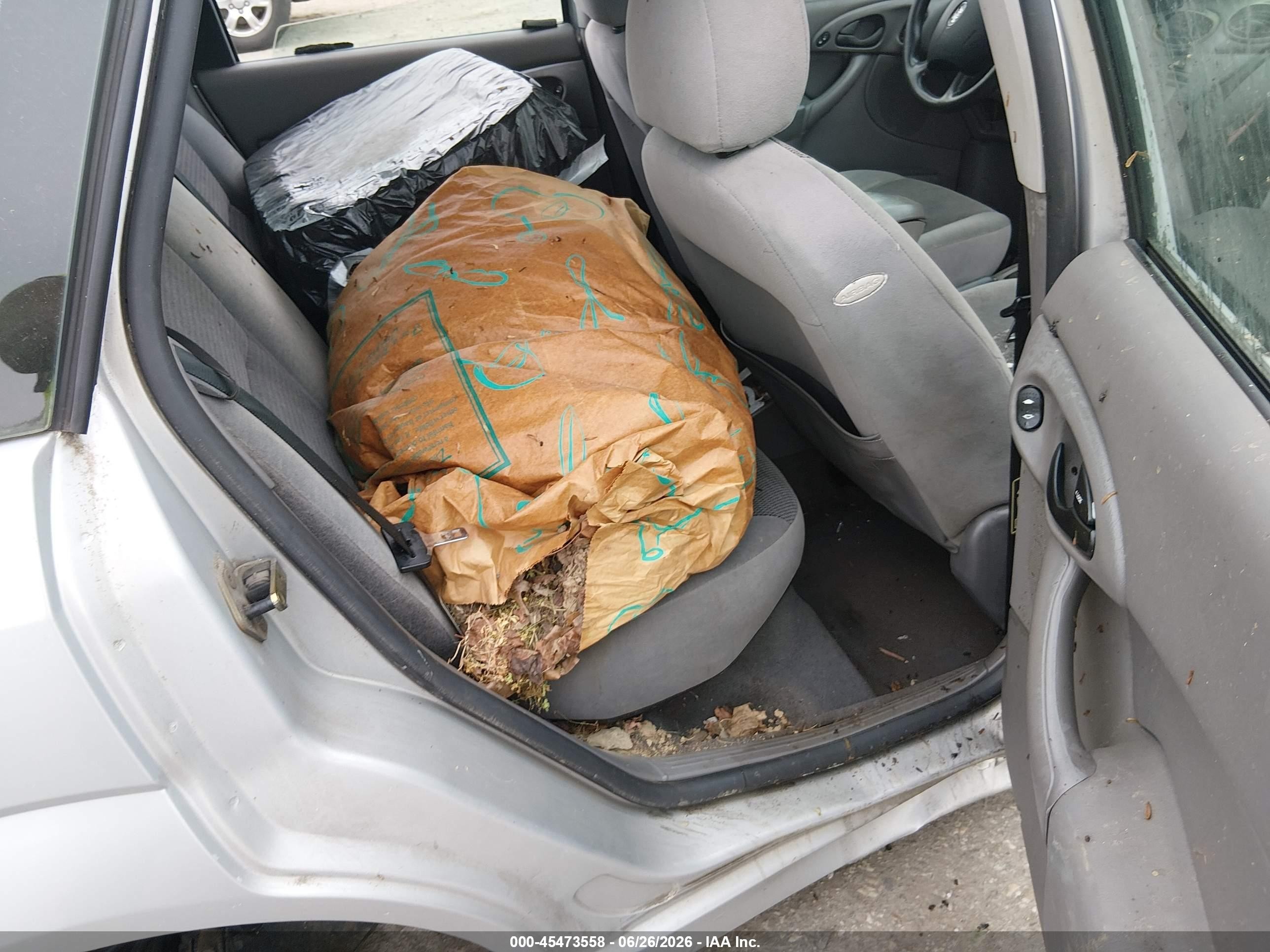 2003 Ford Focus Se/ztw Серебряный vin: 1FAHP36303W178175