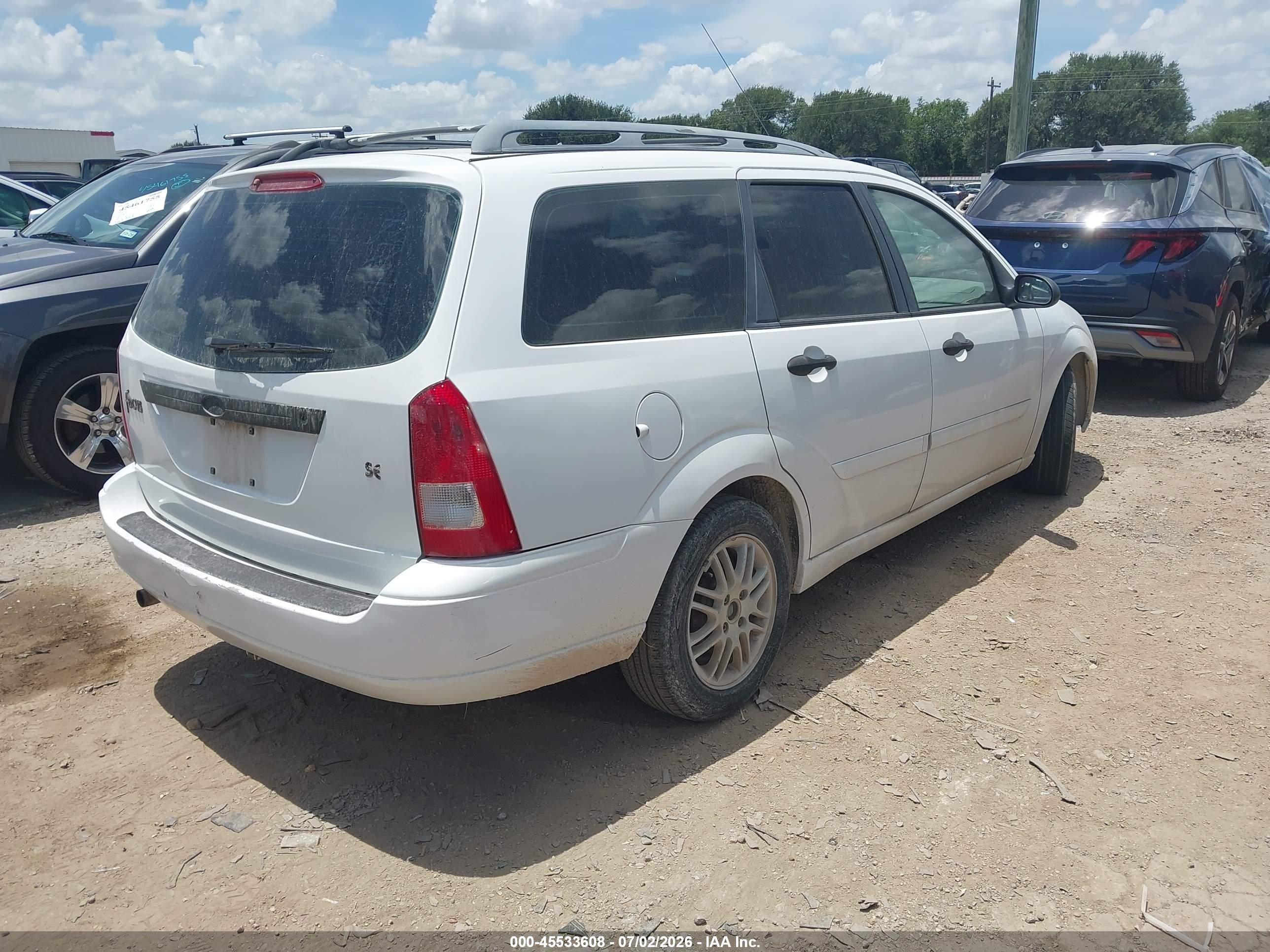 2002 Ford Focus Se/ztw White vin: 1FAHP36332W285185