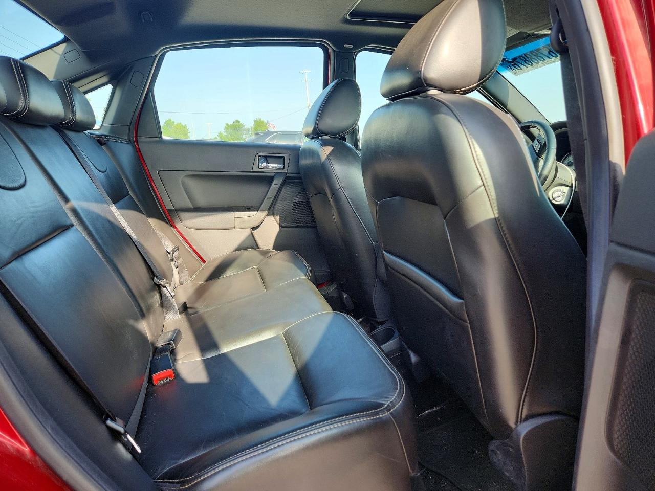 2009 Ford Focus Ses Burgundy vin: 1FAHP36N09W261597