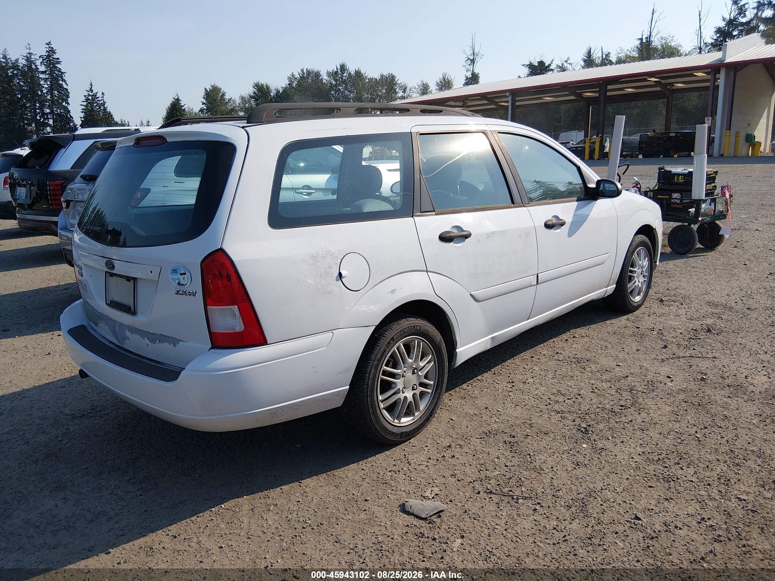 2005 Ford Focus Zxw Белый vin: 1FAHP36N15W194230