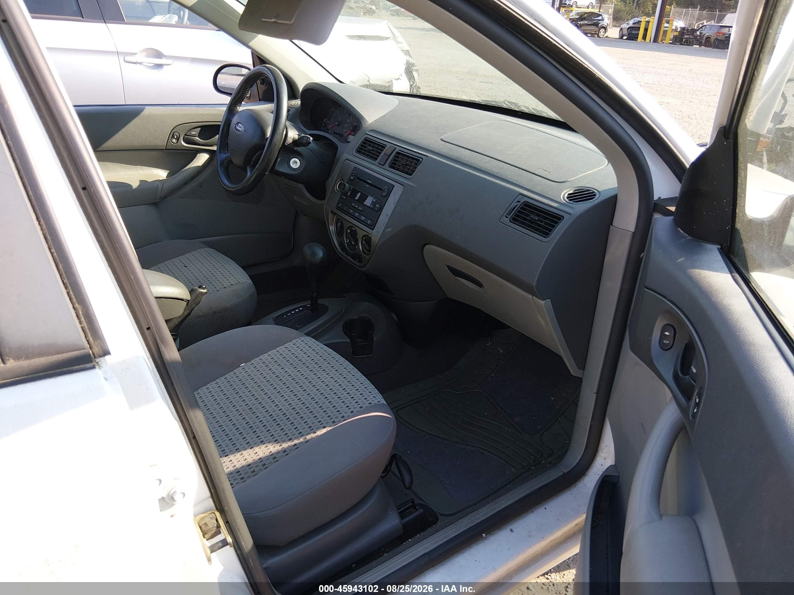 2005 Ford Focus Zxw Белый vin: 1FAHP36N15W194230