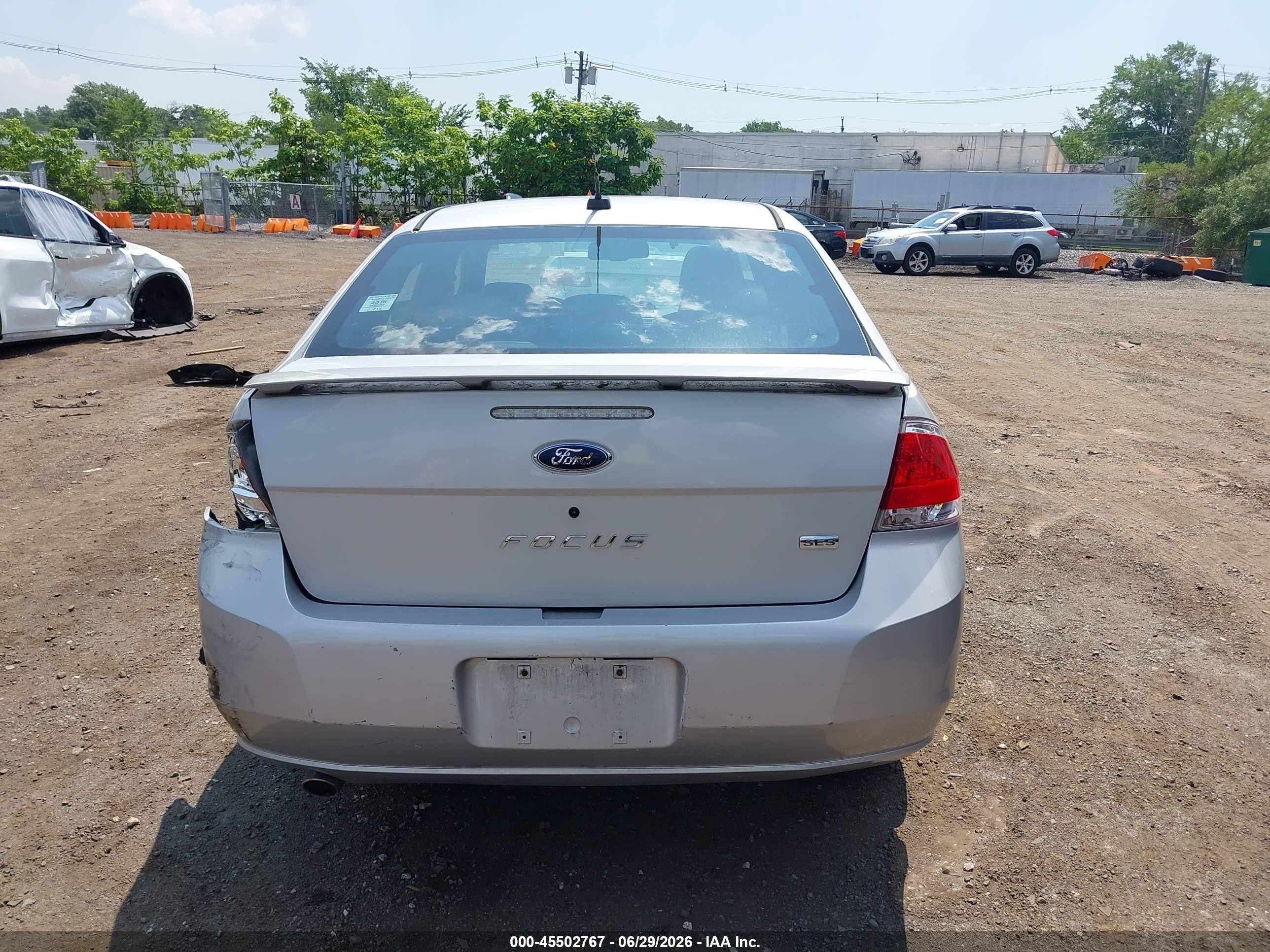 2009 Ford Focus Ses Серебряный vin: 1FAHP36N39W233910
