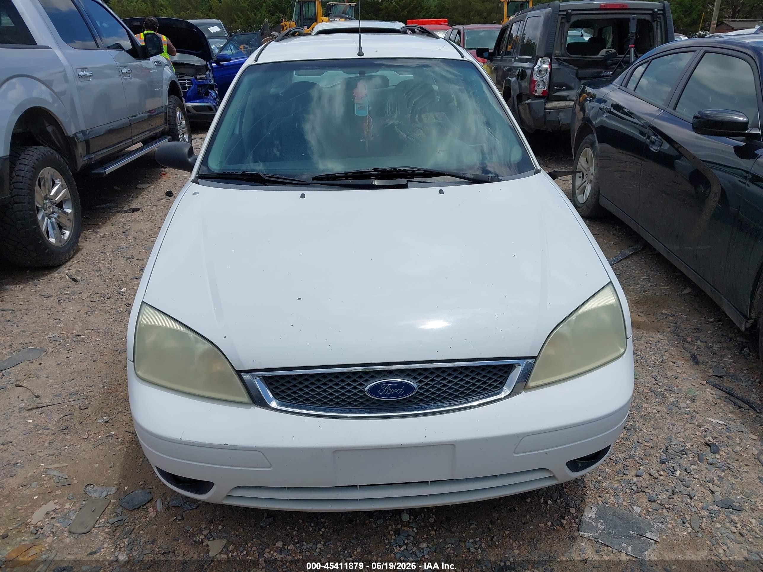 2007 Ford Focus Se/ses White vin: 1FAHP36N47W197156
