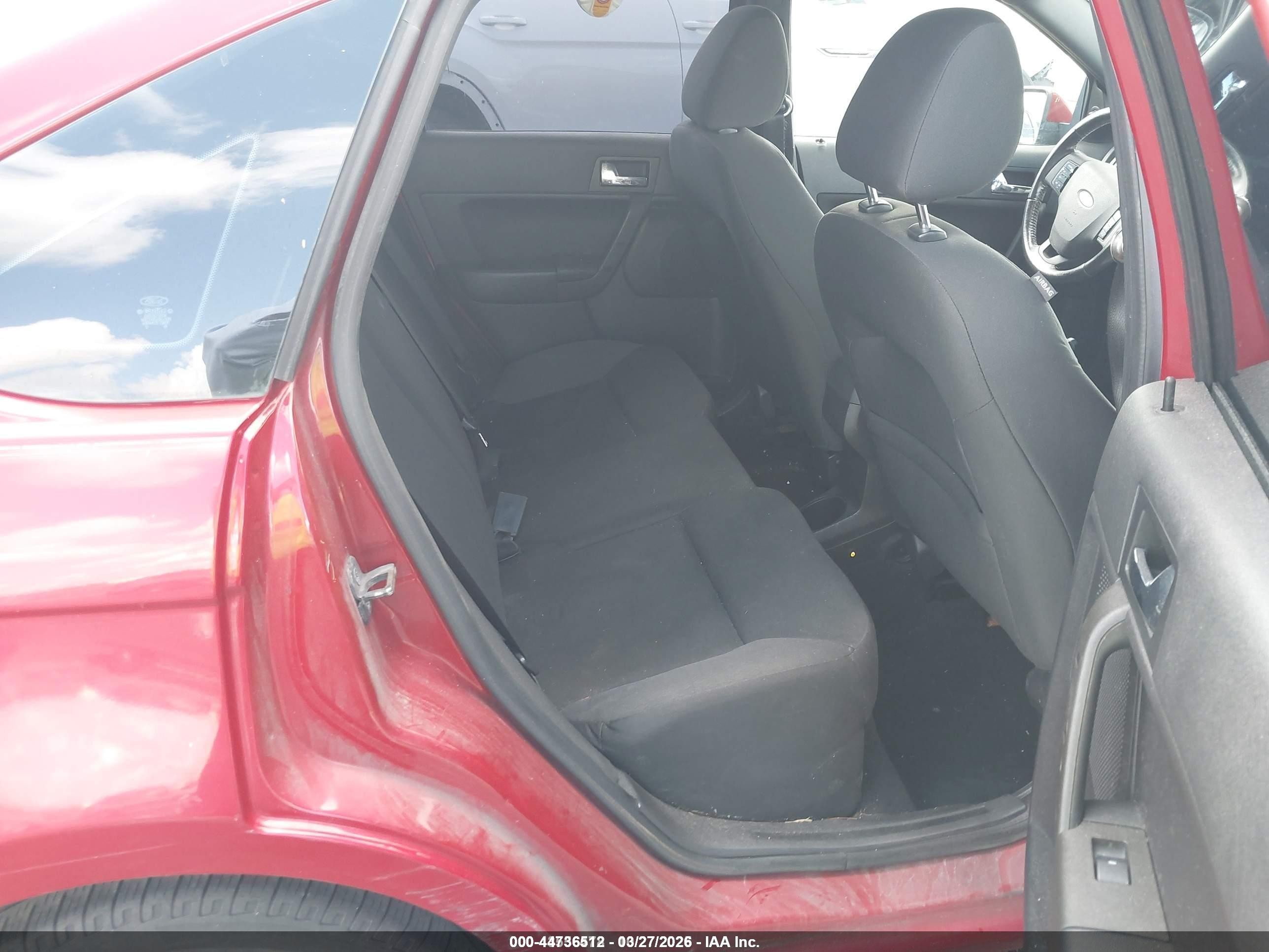 2009 Ford Focus Ses Red vin: 1FAHP36N49W270237