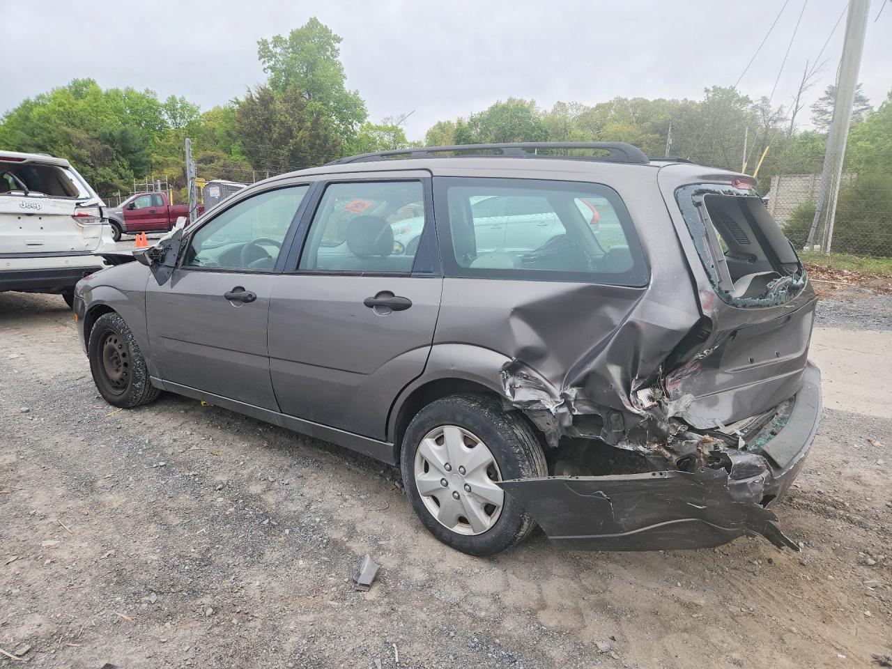 2005 Ford Focus Zxw Gray vin: 1FAHP36N75W181997
