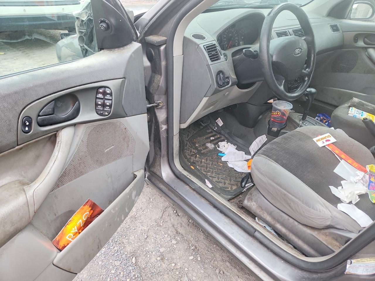 2005 Ford Focus Zxw Gray vin: 1FAHP36N75W181997