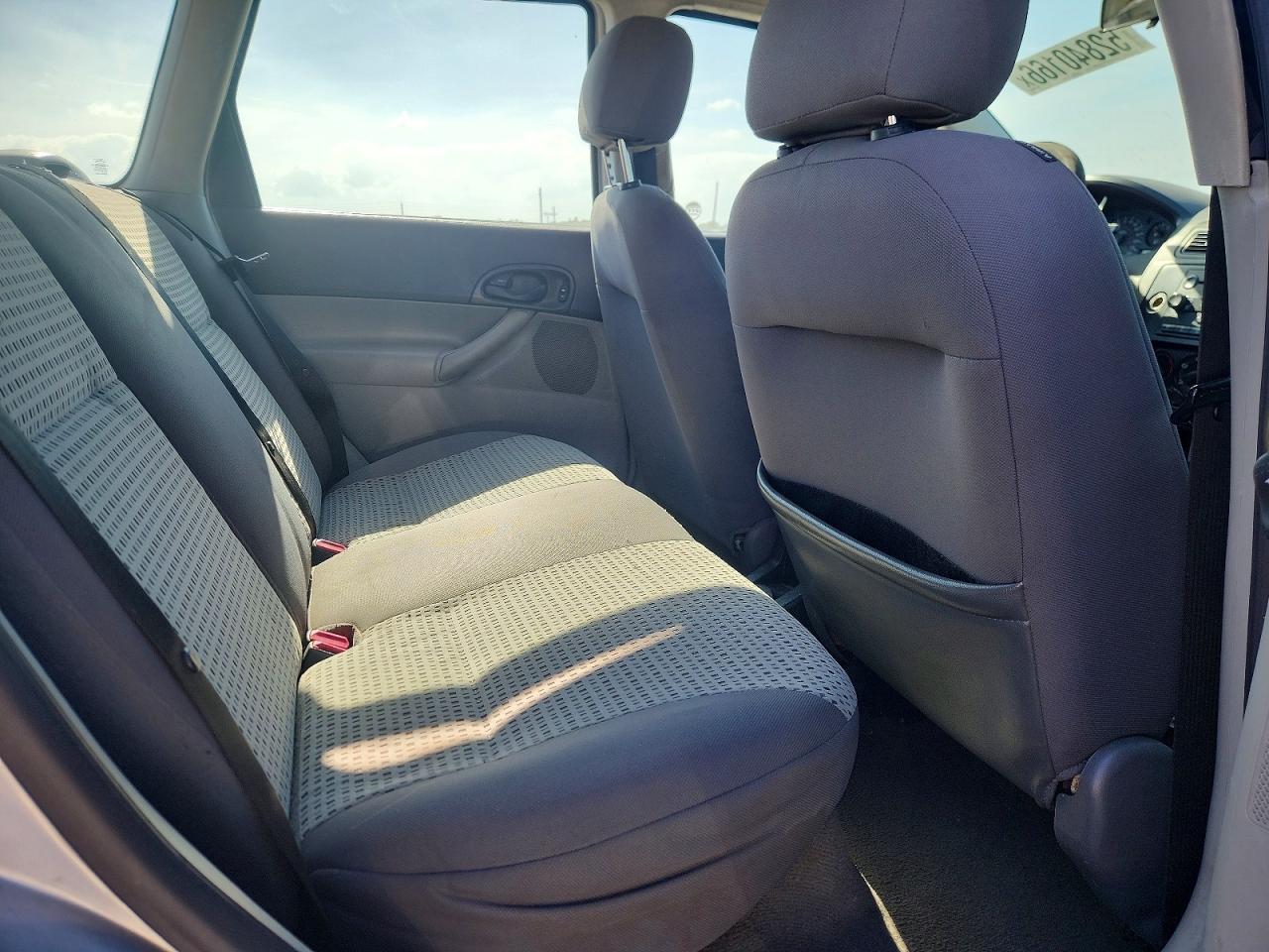 2007 Ford Focus Zxw Silver vin: 1FAHP36N77W175359