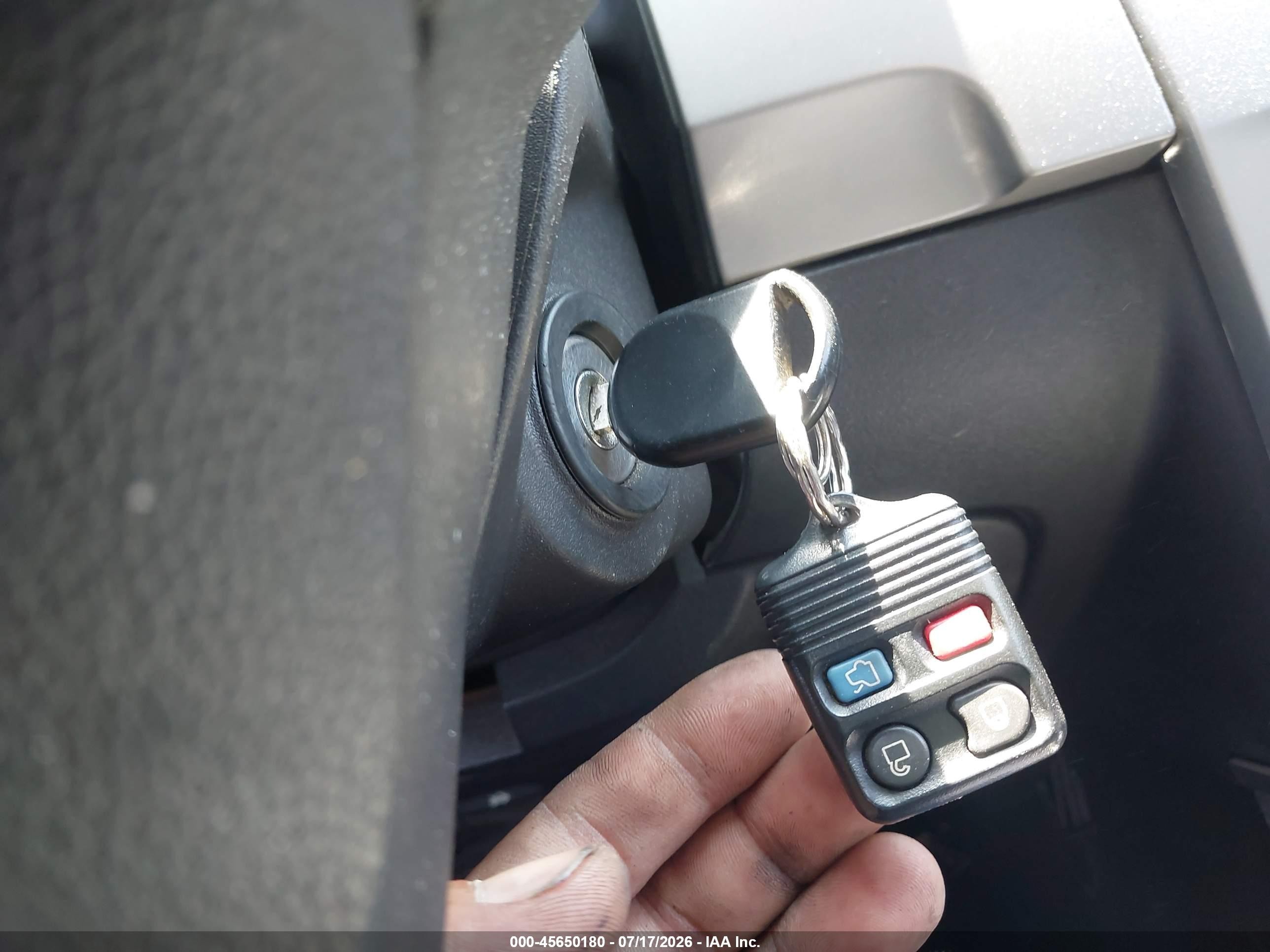 2009 Ford Focus Ses Red vin: 1FAHP36N79W250077
