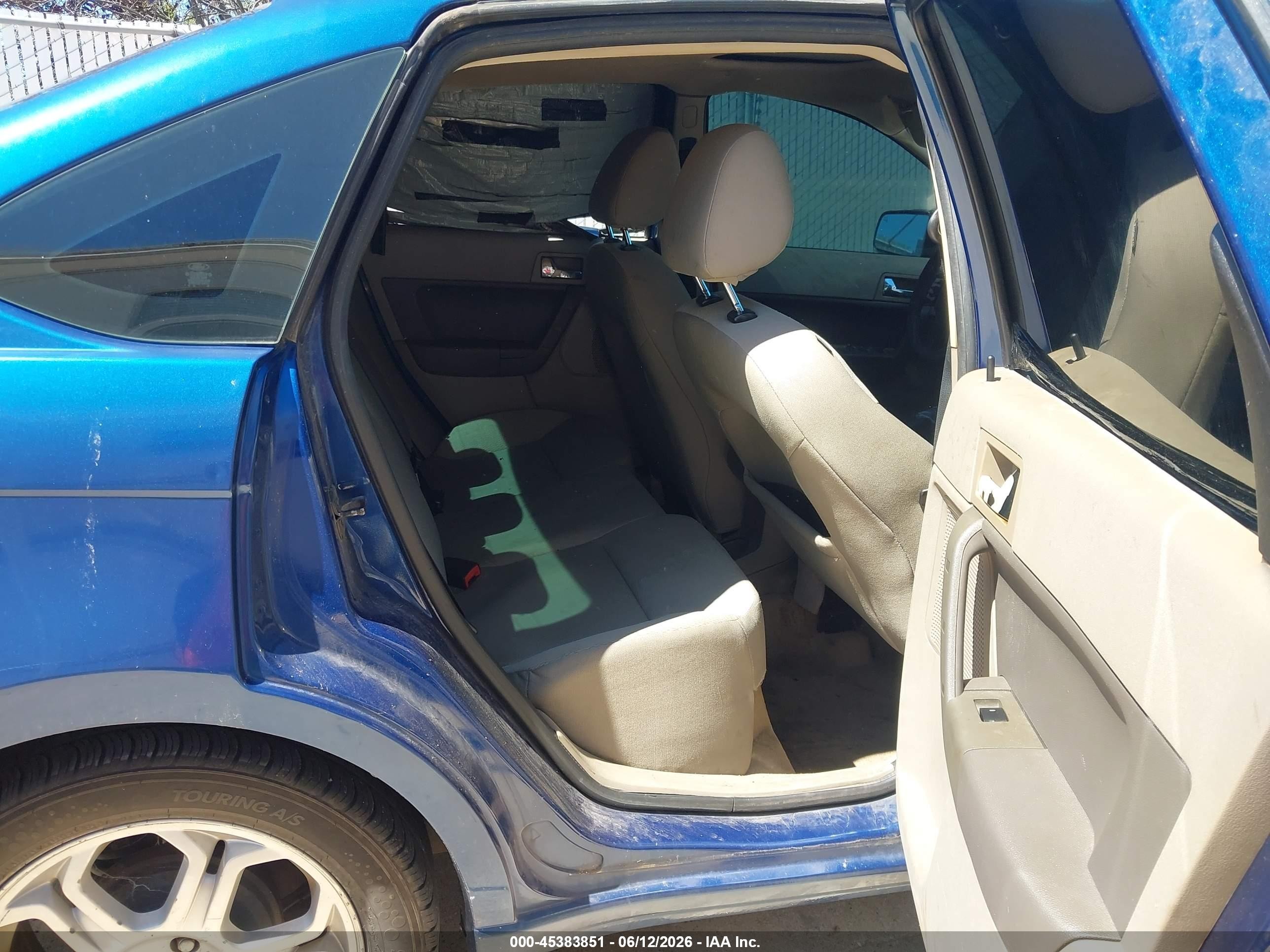 2009 Ford Focus Ses Blue vin: 1FAHP36N89W219100