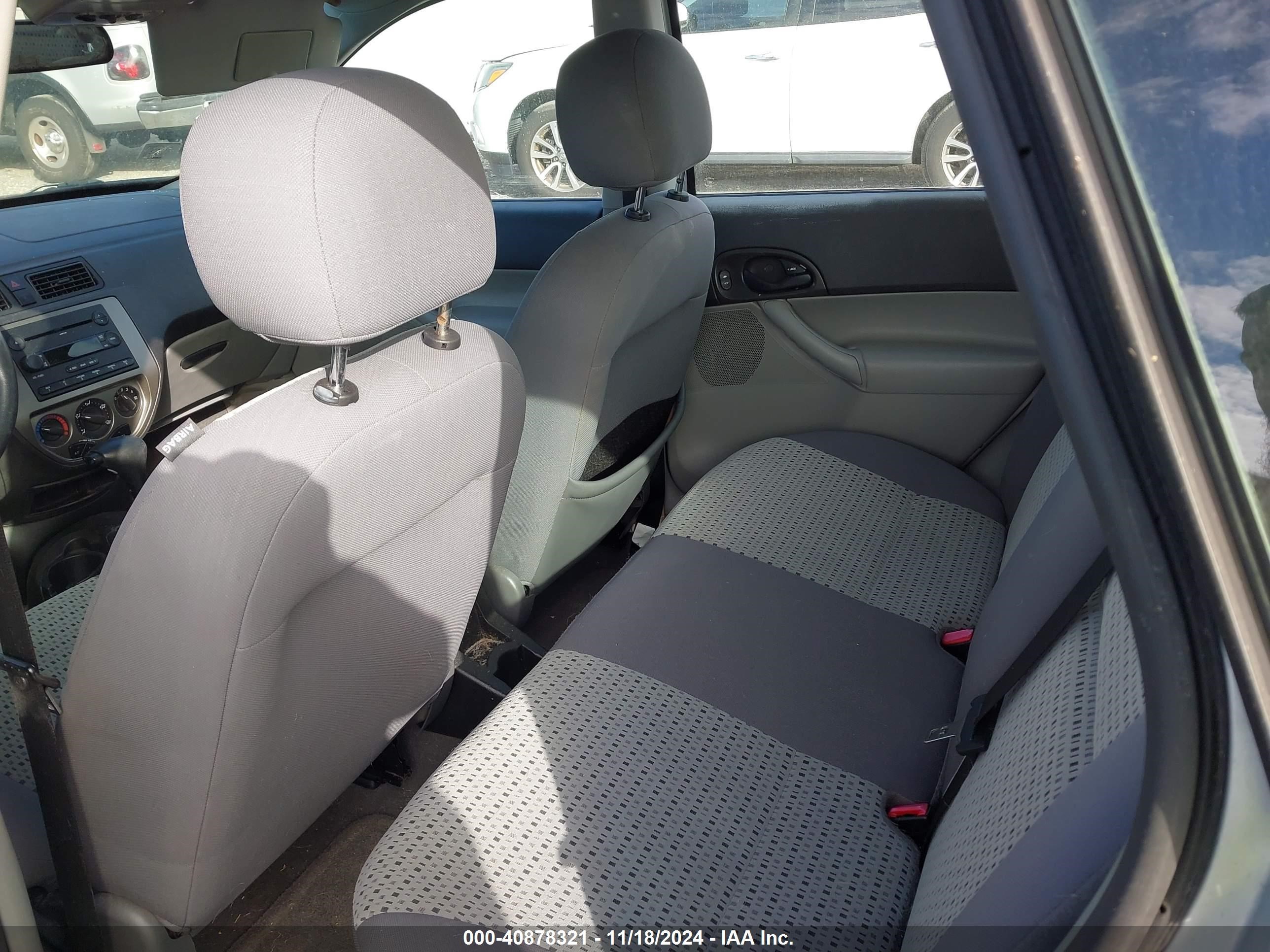 2006 Ford Focus Zxw Silver vin: 1FAHP36NX6W225735