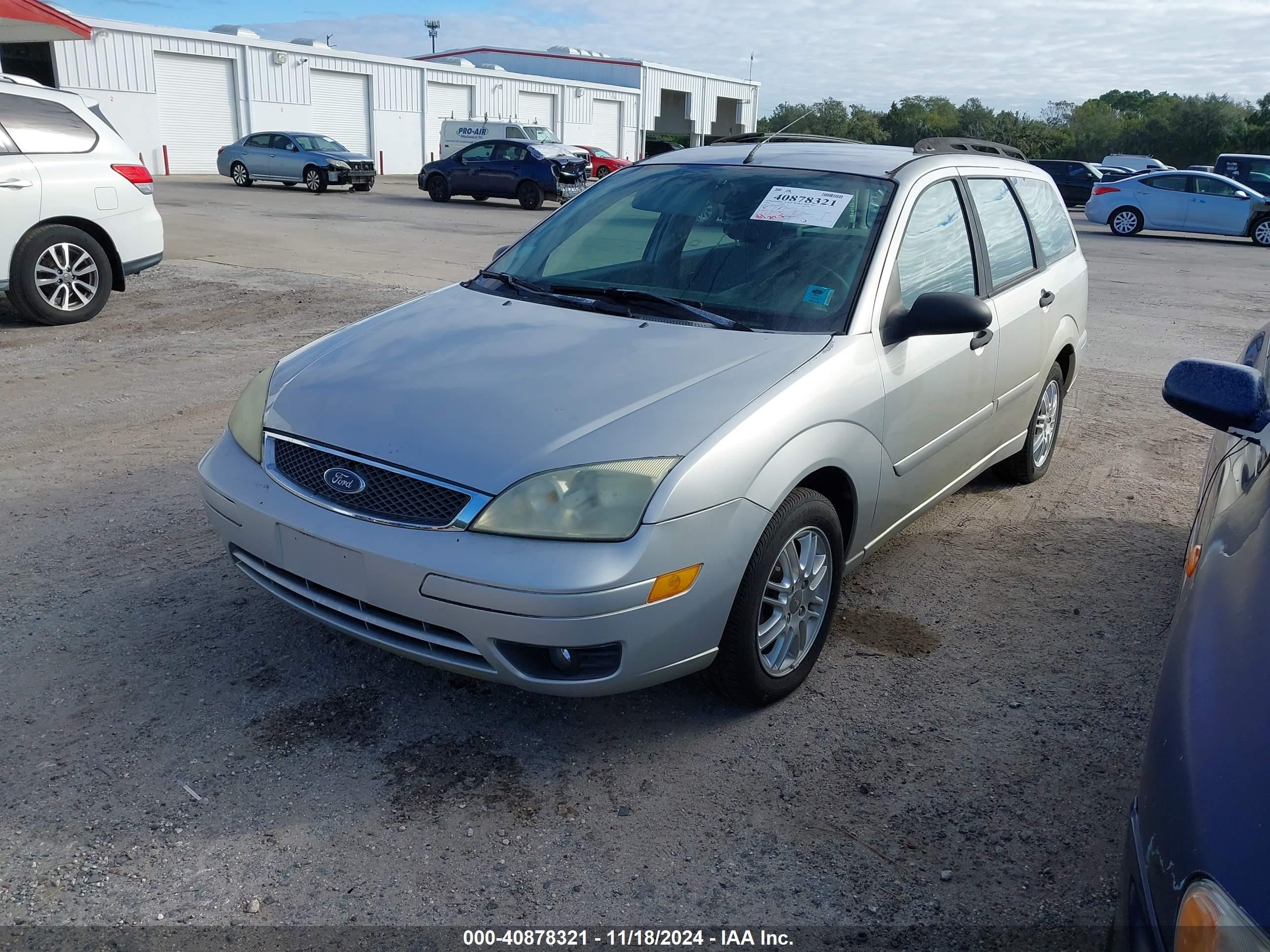 2006 Ford Focus Zxw Silver vin: 1FAHP36NX6W225735