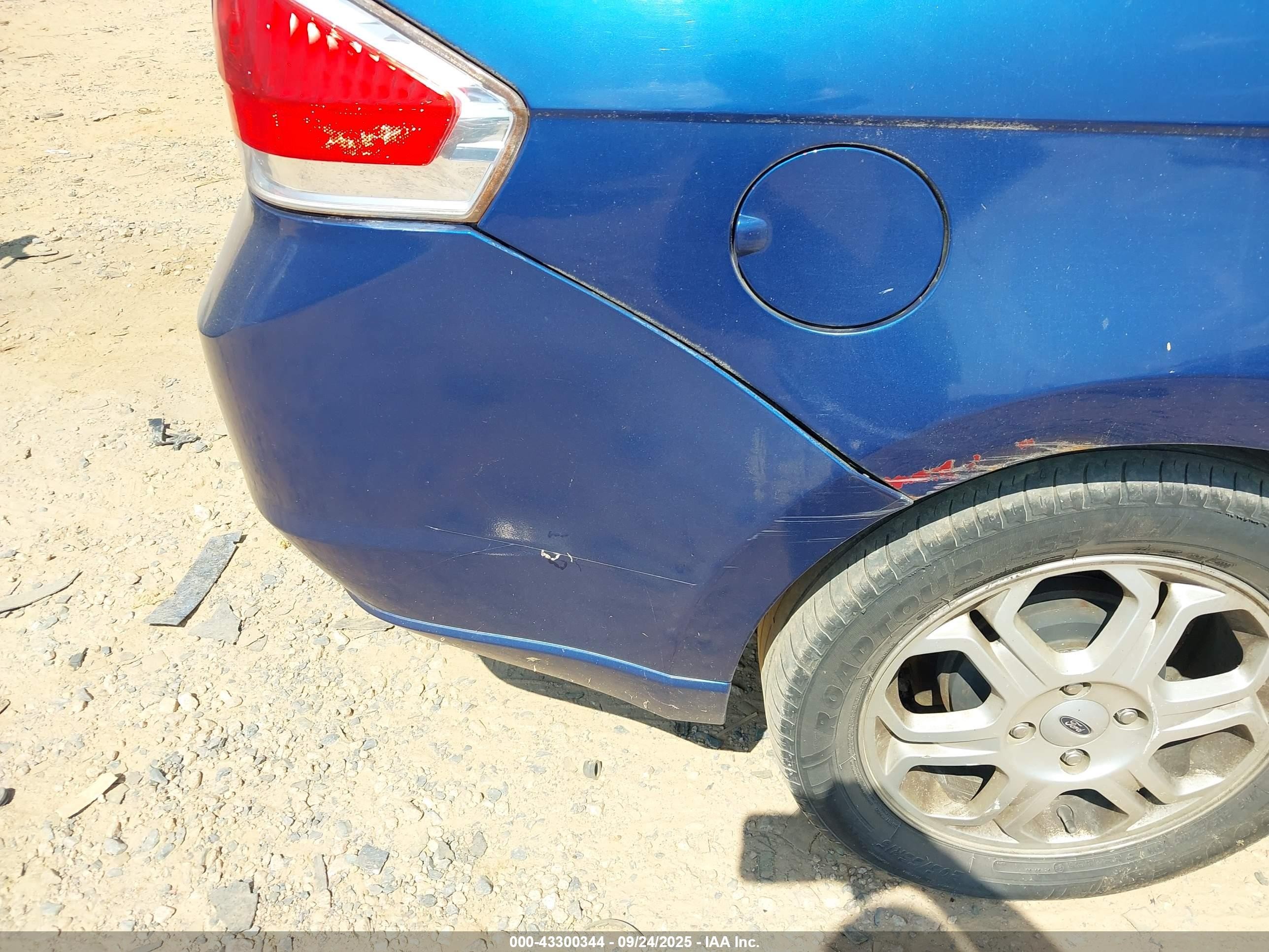 2009 Ford Focus Ses Blue vin: 1FAHP36NX9W128796