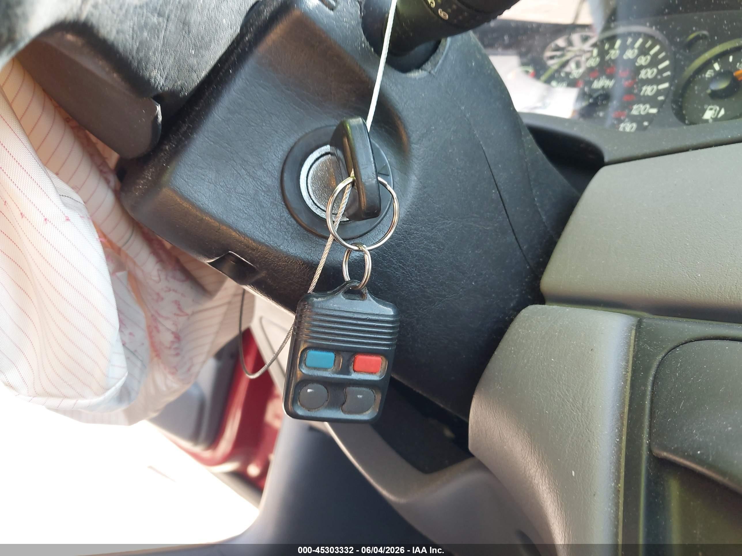 2000 Ford Focus Se Red vin: 1FAHP36P6YW345732