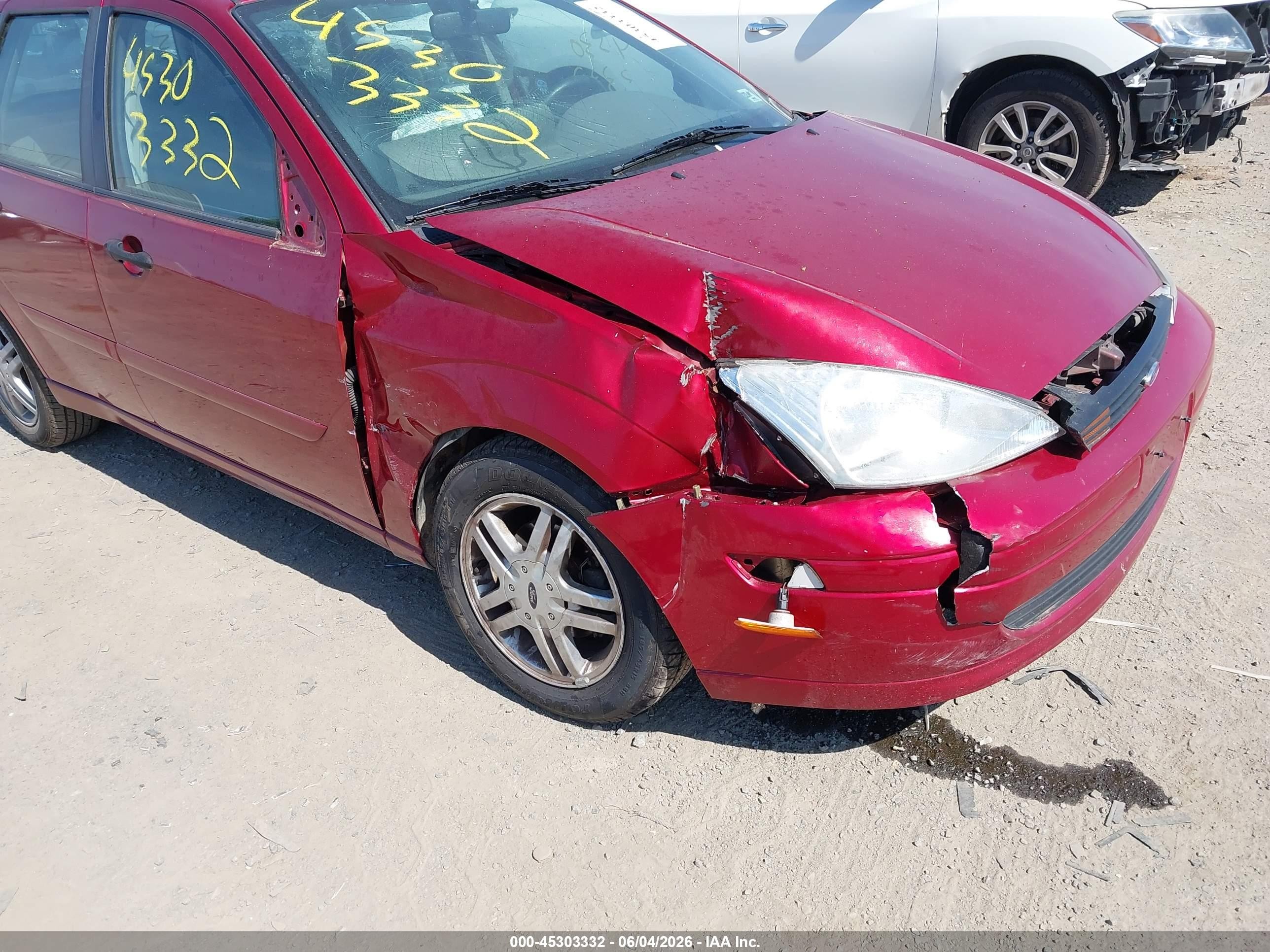 2000 Ford Focus Se Red vin: 1FAHP36P6YW345732
