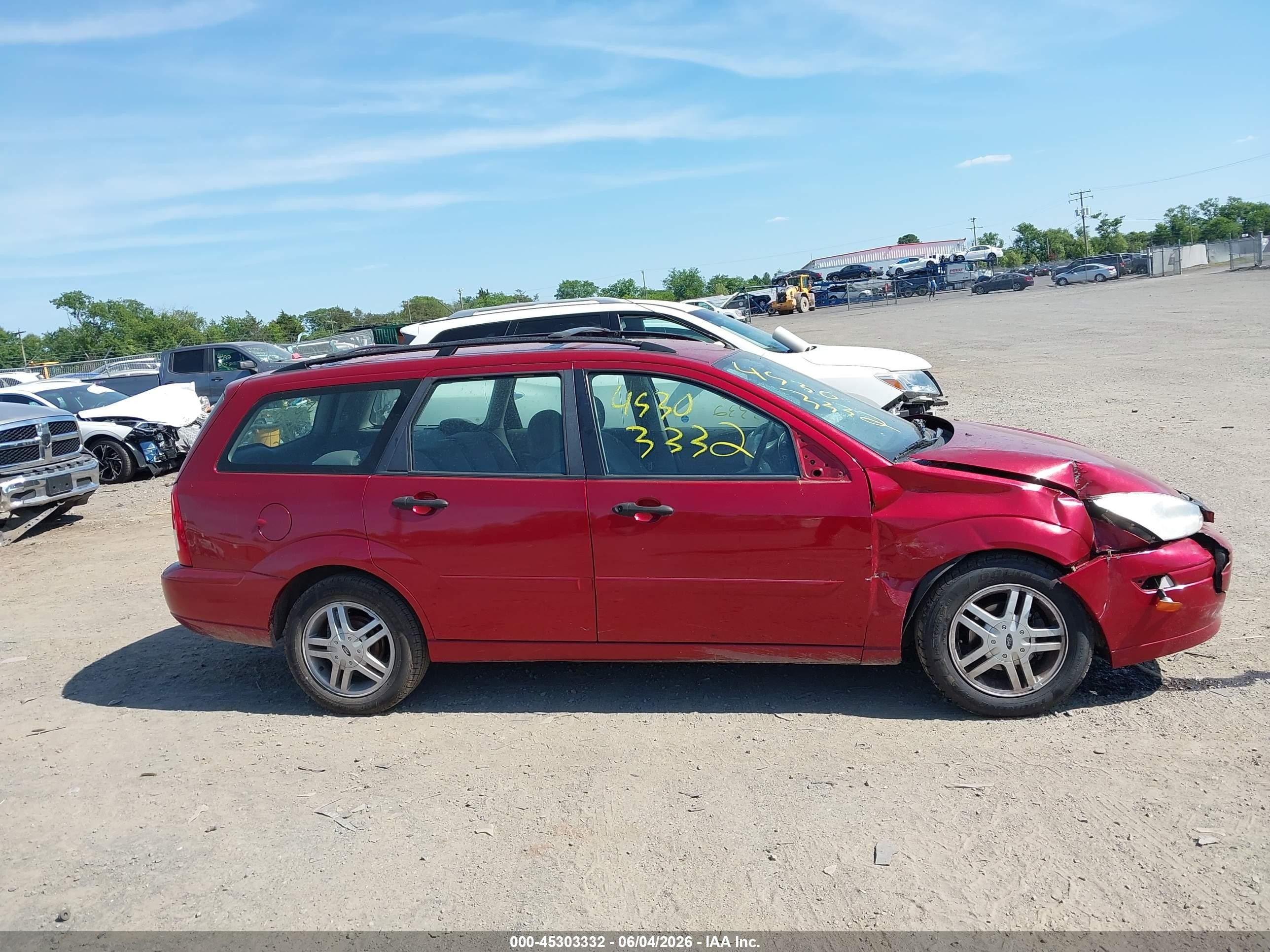 2000 Ford Focus Se Red vin: 1FAHP36P6YW345732