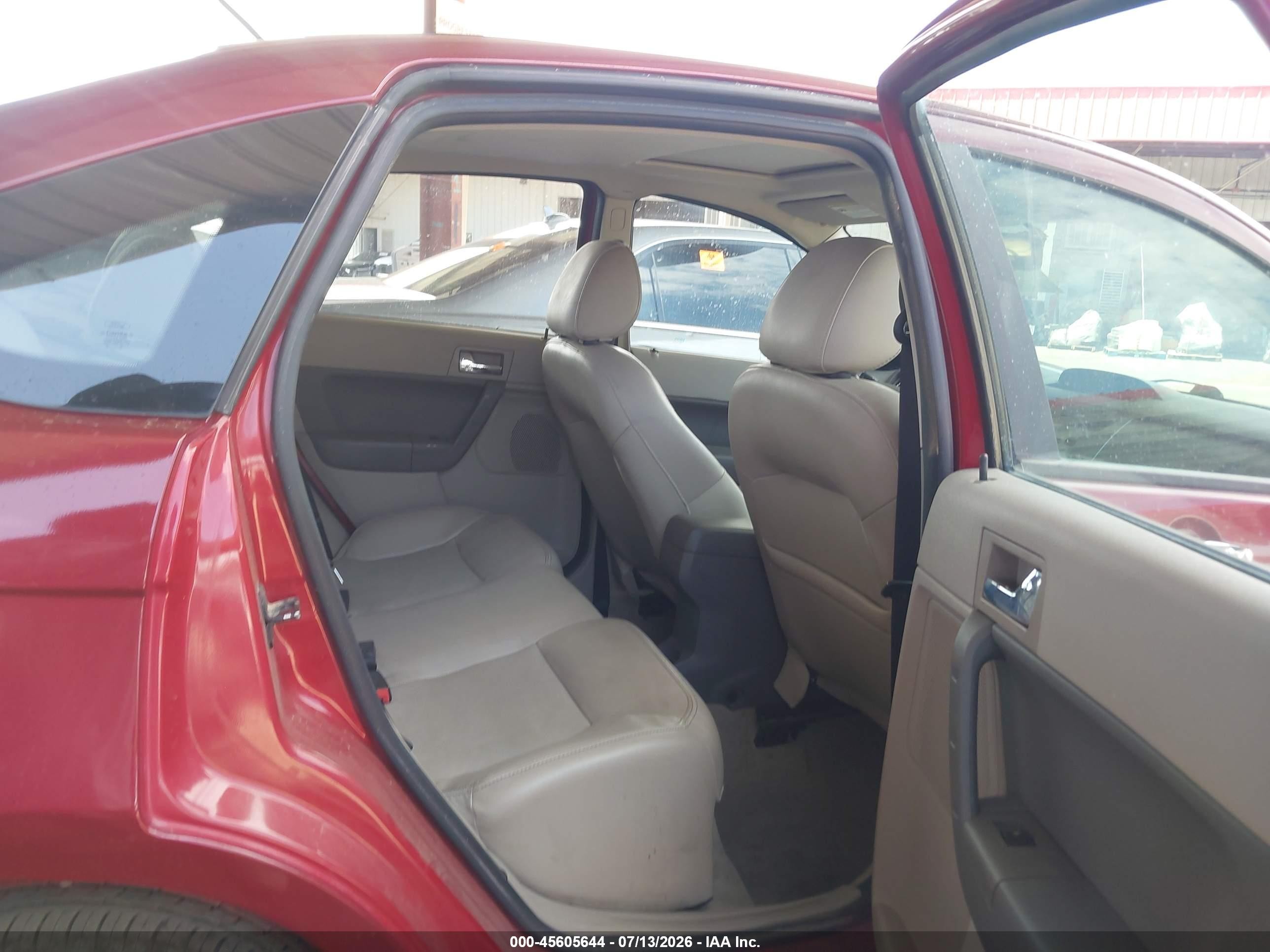 2009 Ford Focus Sel Red vin: 1FAHP37N29W252298