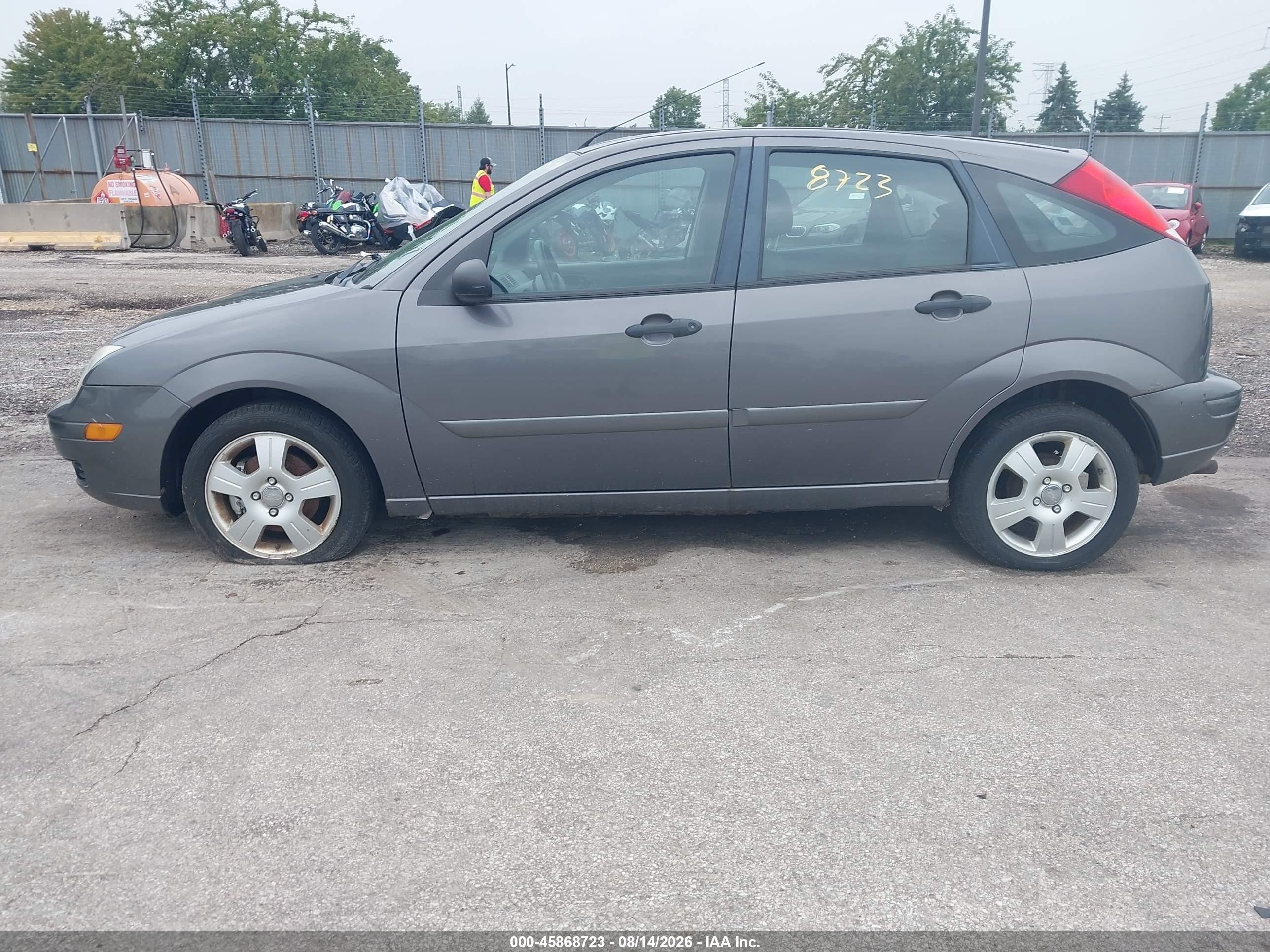 2007 Ford Focus S/se/ses Gray vin: 1FAHP37N57W146196