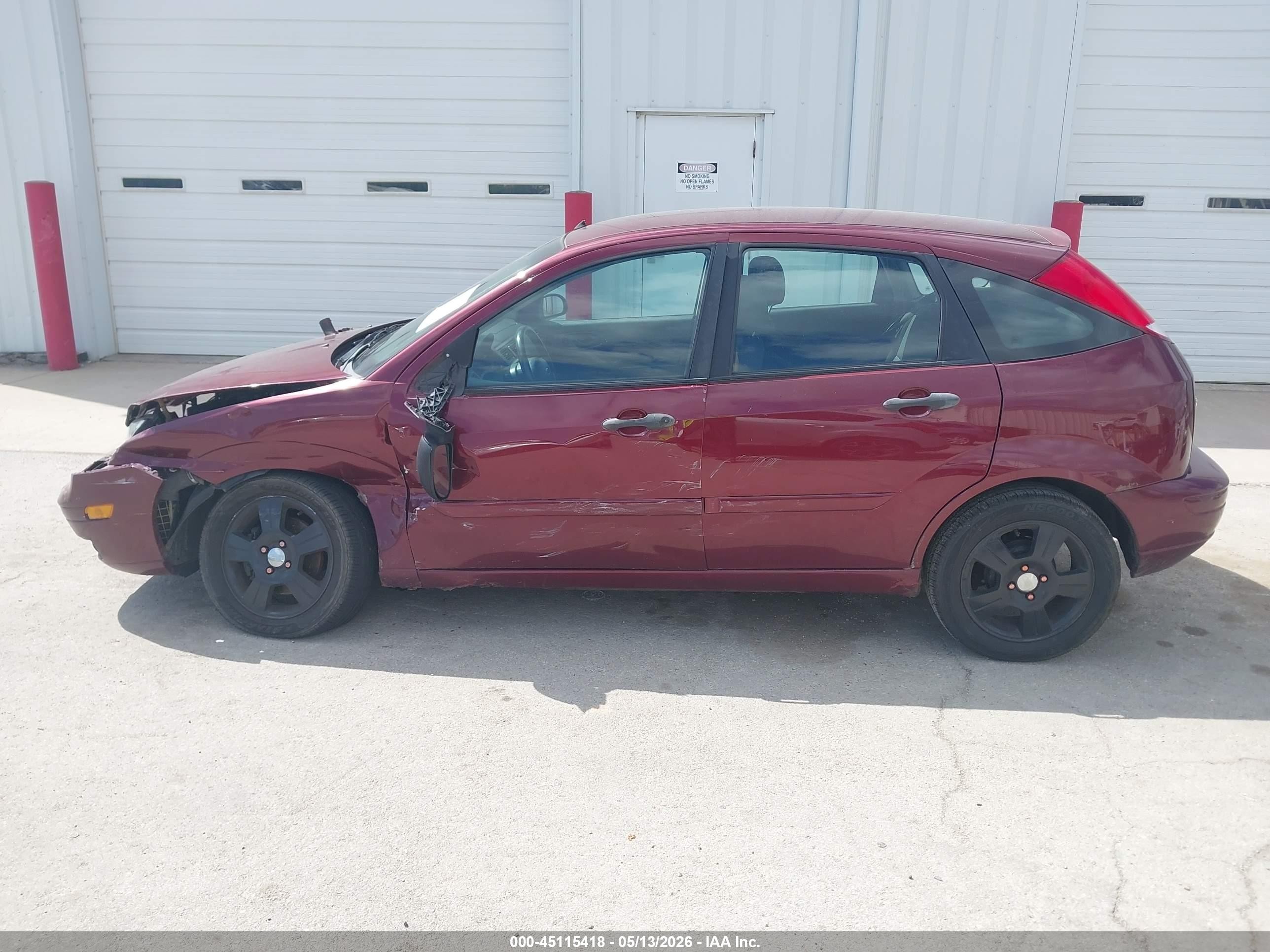 2007 Ford Focus S/se/ses Burgundy vin: 1FAHP37N57W164956