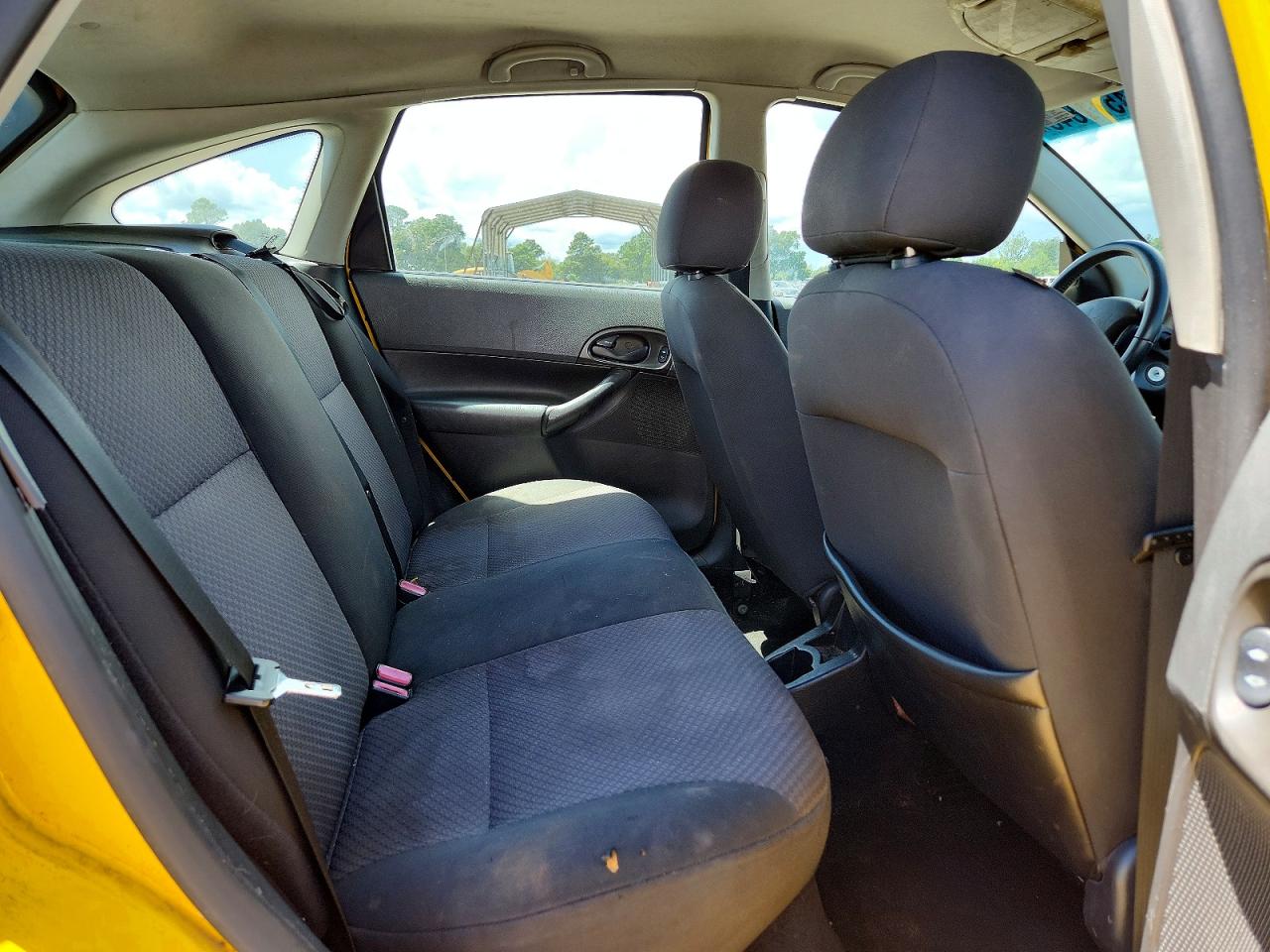 2007 Ford Focus Zx5 Yellow vin: 1FAHP37N67W274706