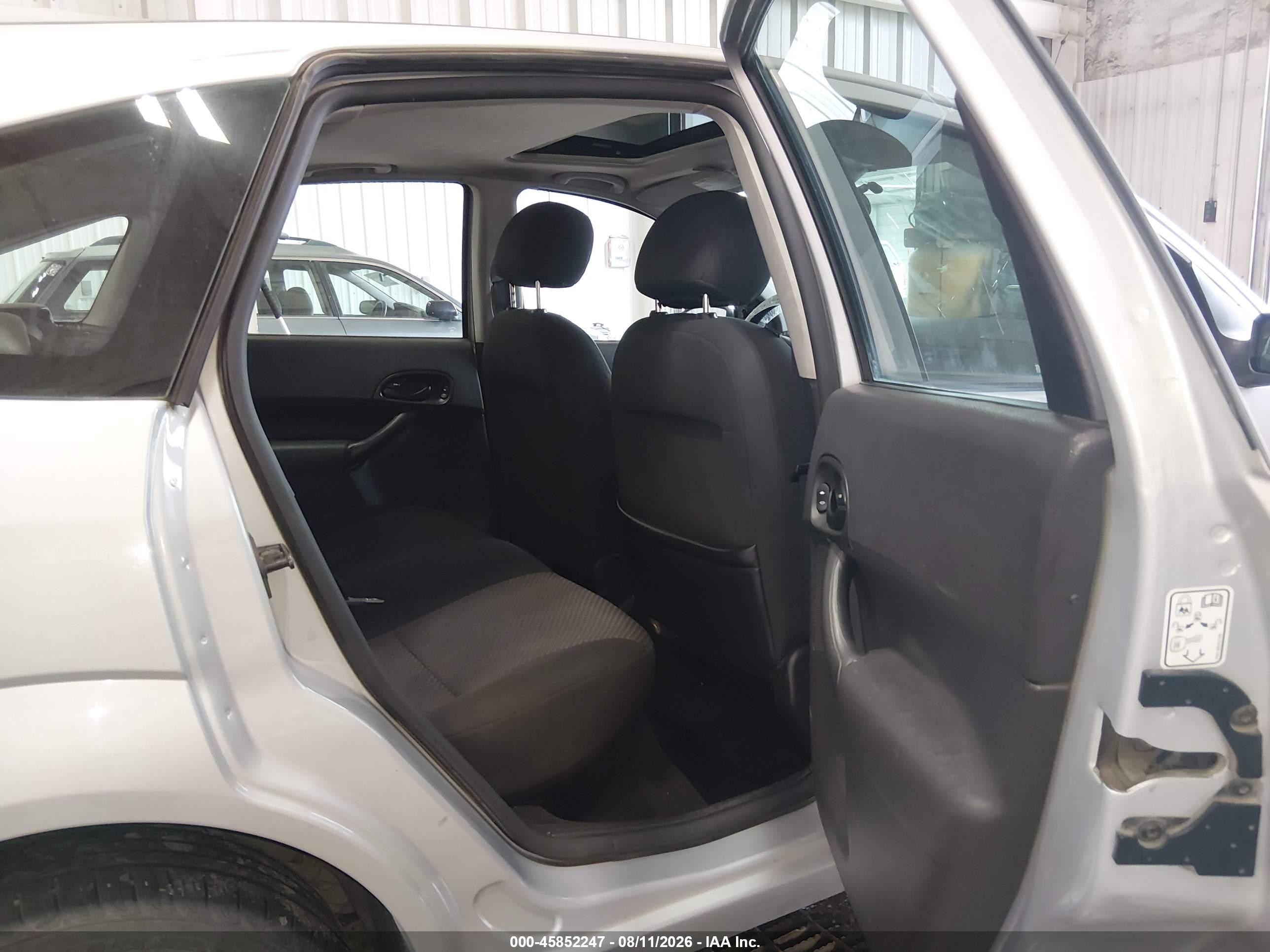 2007 Ford Focus S/se/ses Серебряный vin: 1FAHP37N77W243531