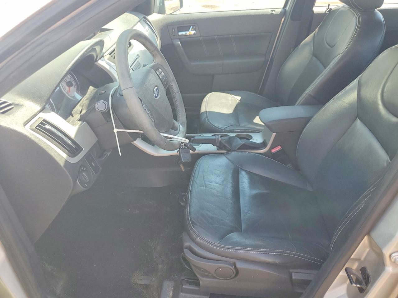 2009 Ford Focus Sel Silver vin: 1FAHP37N79W131699
