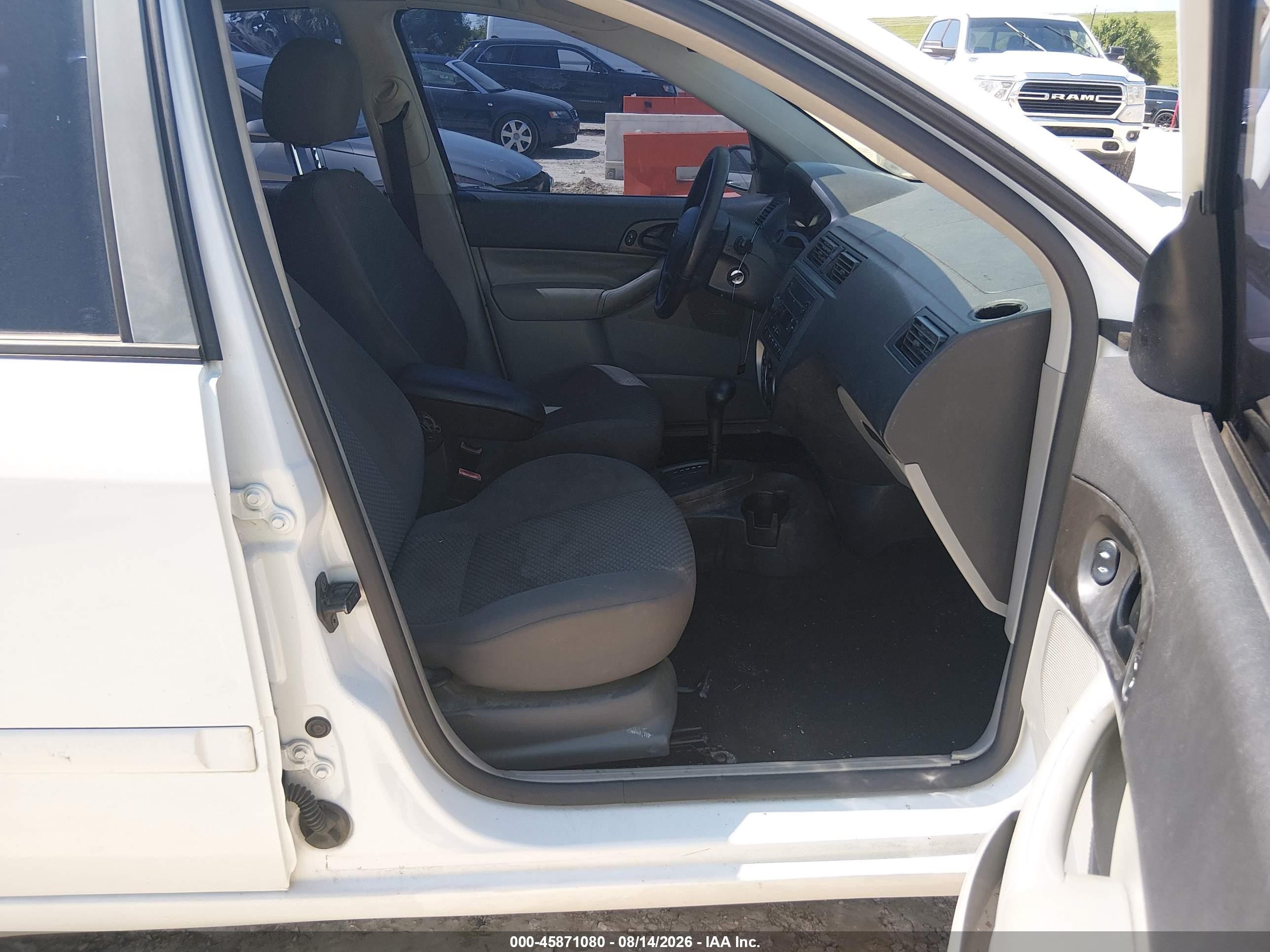 2007 Ford Focus S/se/ses Белый vin: 1FAHP37N97W262274