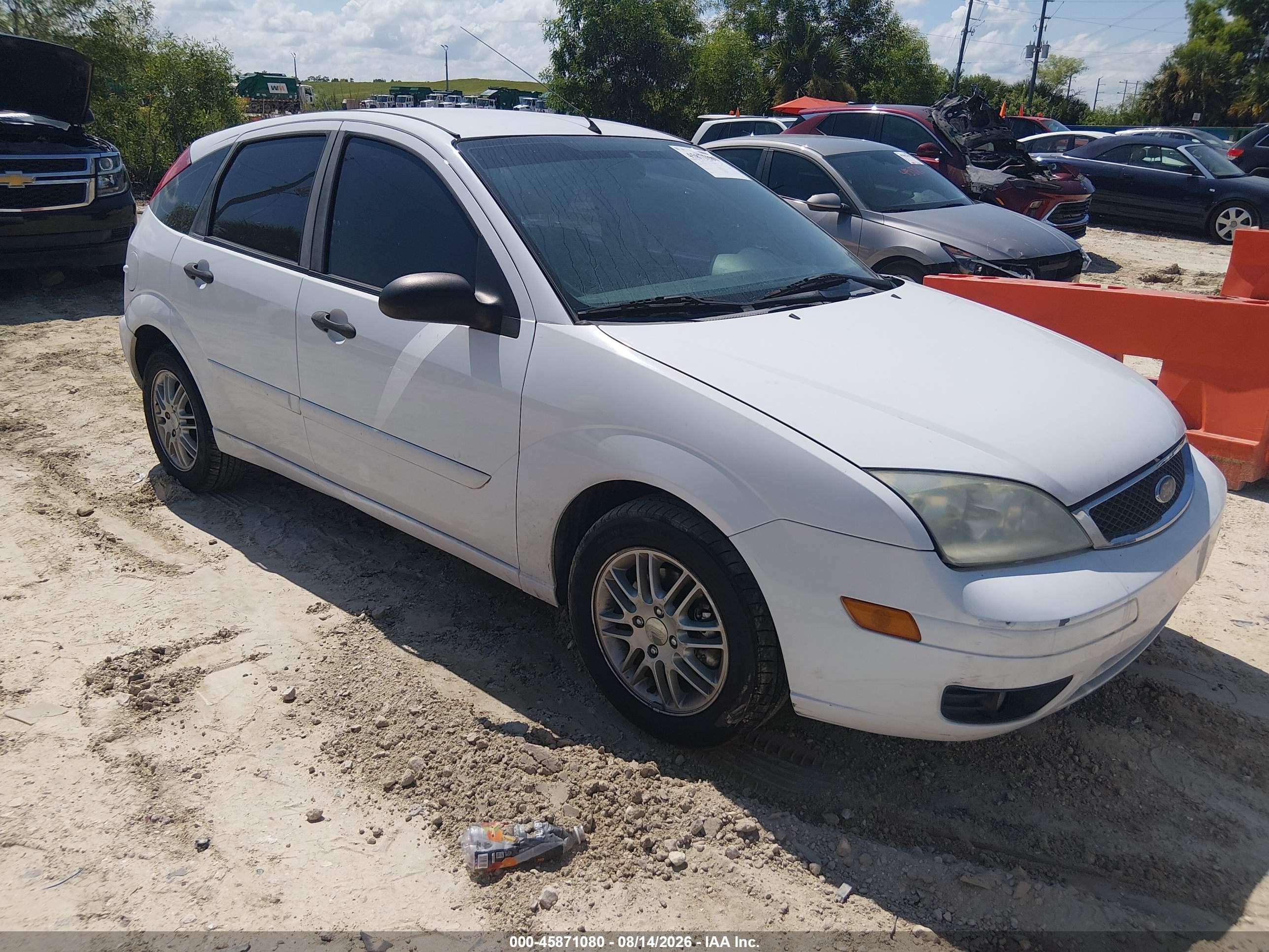 2007 Ford Focus S/se/ses Белый vin: 1FAHP37N97W262274