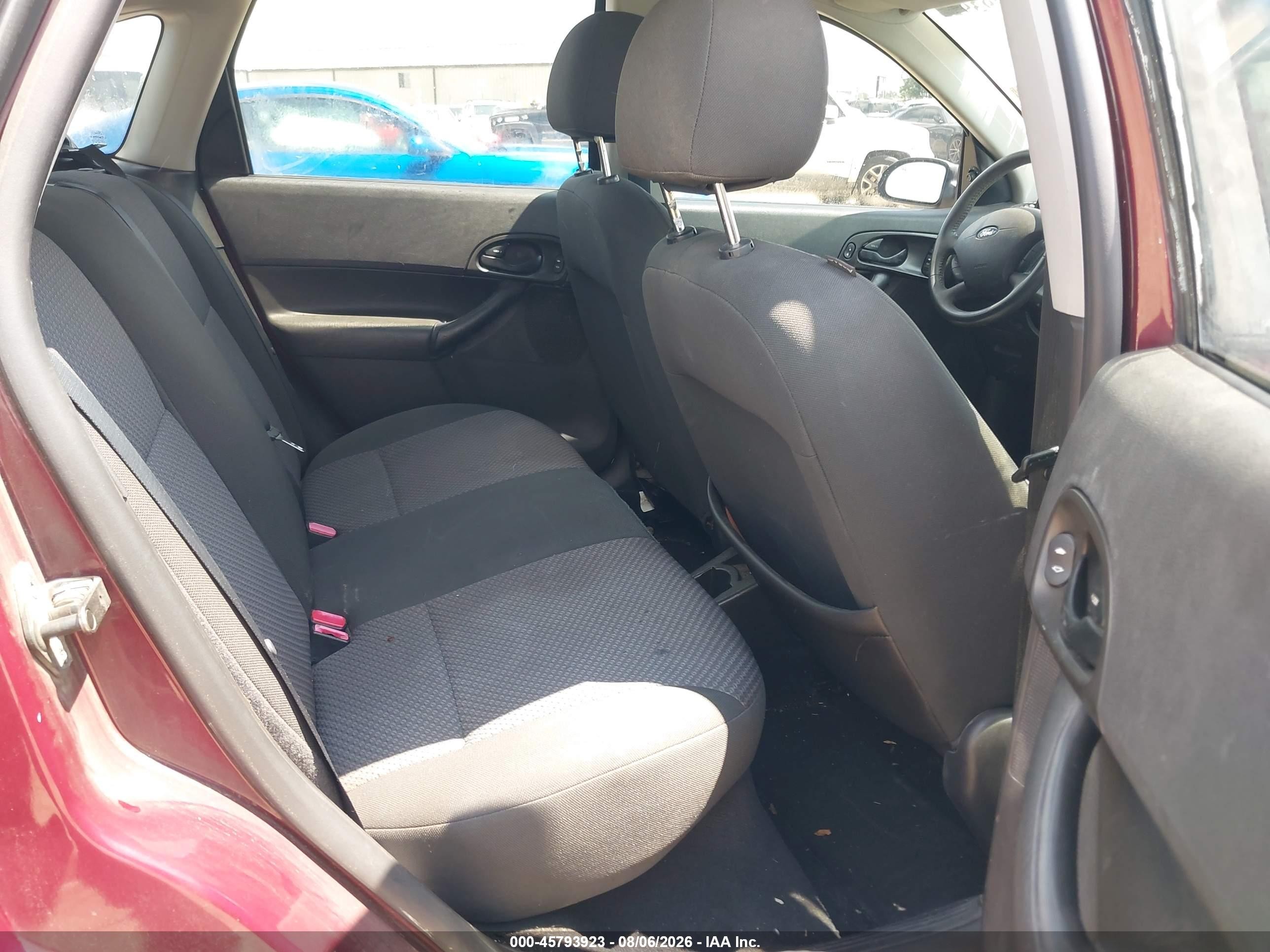 2007 Ford Focus S/se/ses Maroon vin: 1FAHP37NX7W347382