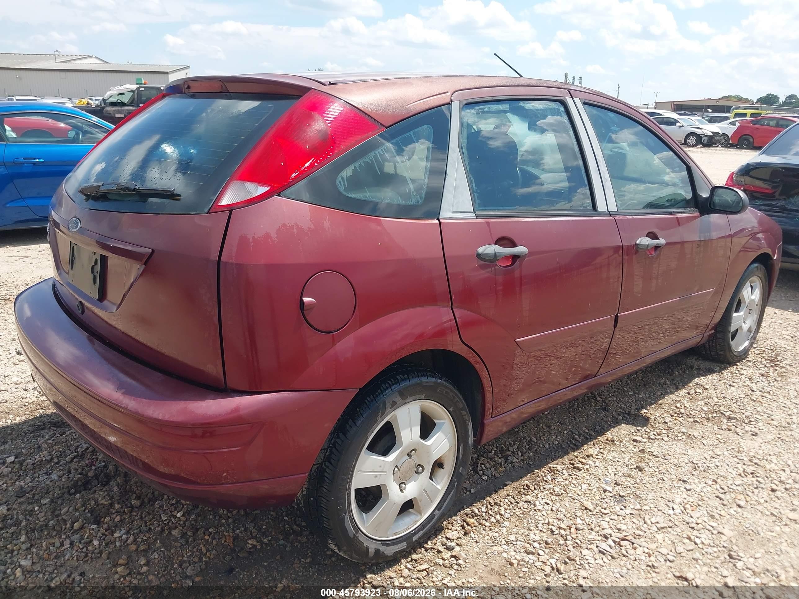 2007 Ford Focus S/se/ses Maroon vin: 1FAHP37NX7W347382