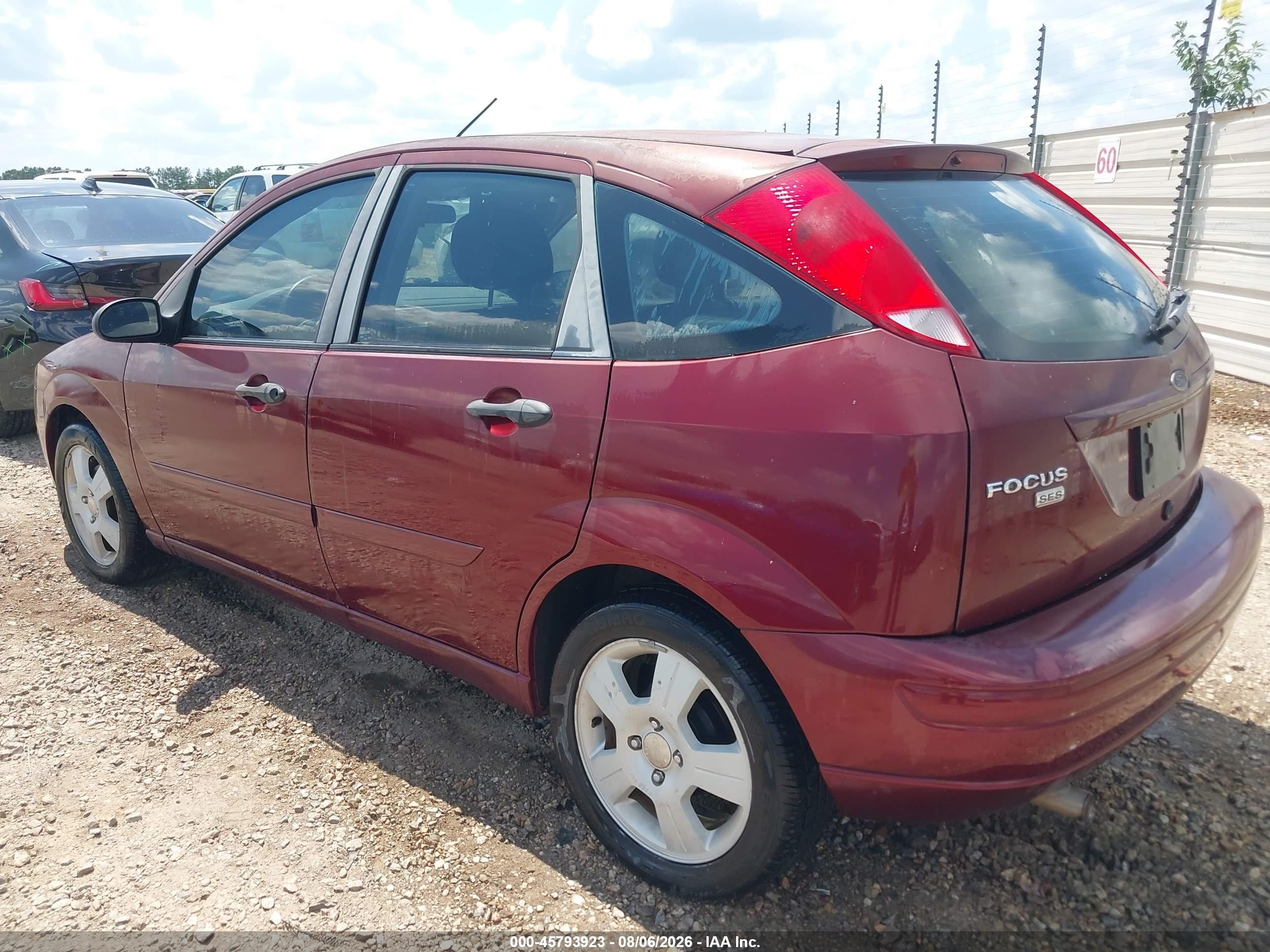 2007 Ford Focus S/se/ses Maroon vin: 1FAHP37NX7W347382