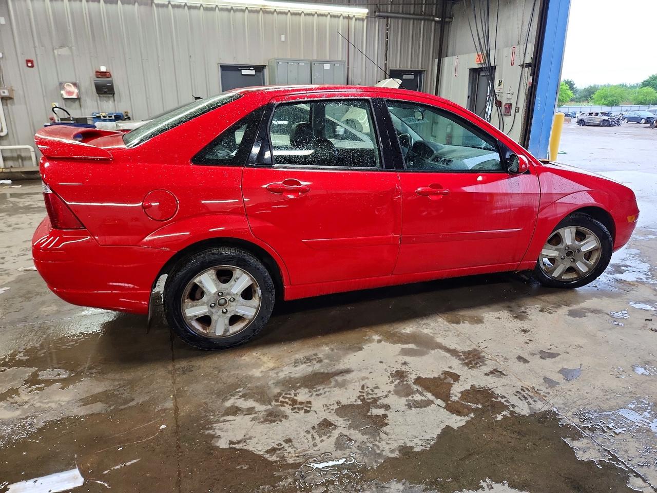 2007 Ford Focus St Red vin: 1FAHP38Z87W288849