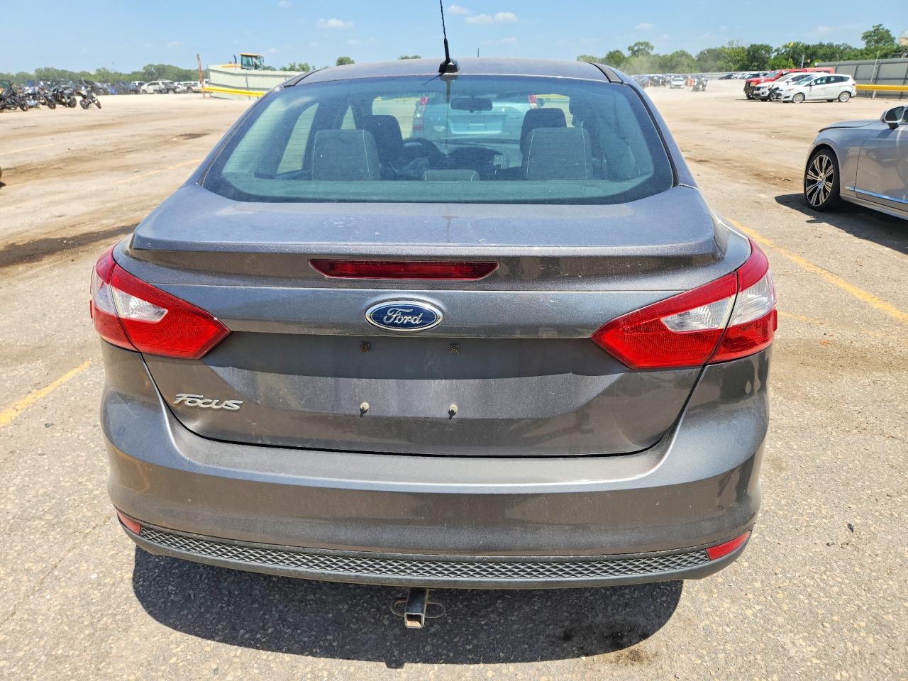 2012 Ford Focus S Gray vin: 1FAHP3E20CL235890