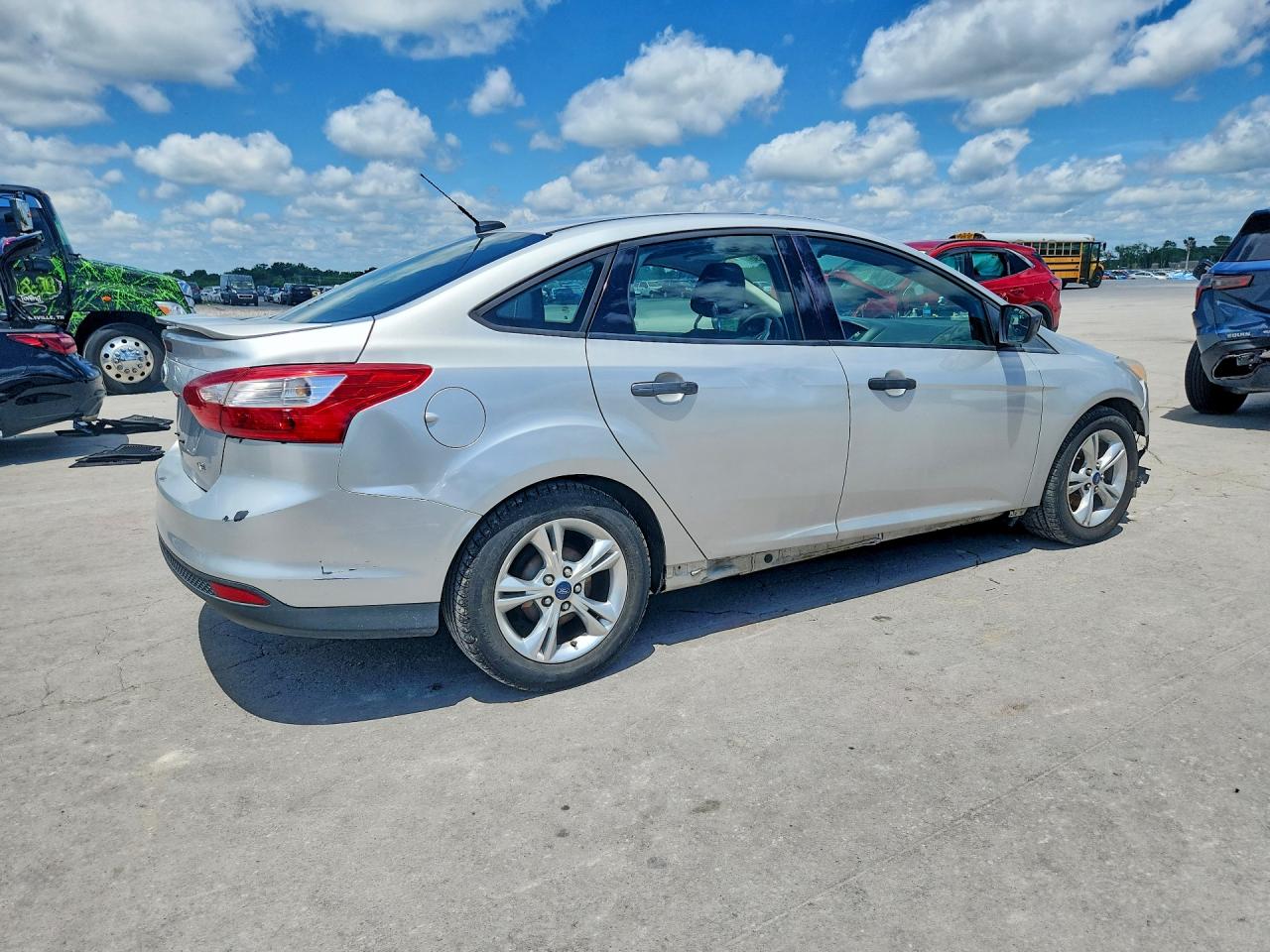 2012 Ford Focus S Silver vin: 1FAHP3E21CL346741