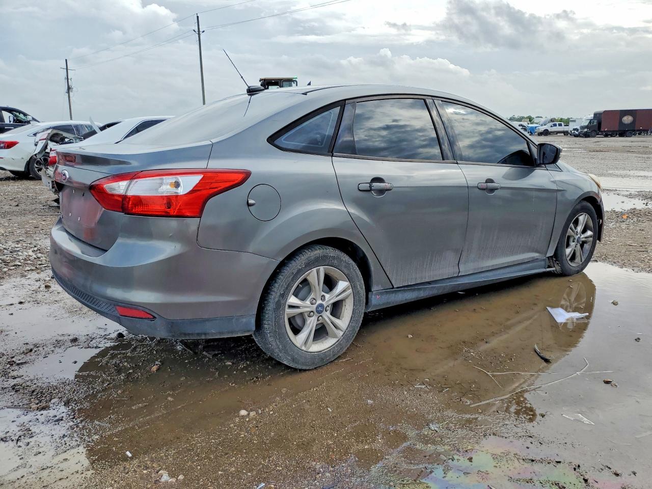 2012 Ford Focus S Gray vin: 1FAHP3E23CL167360