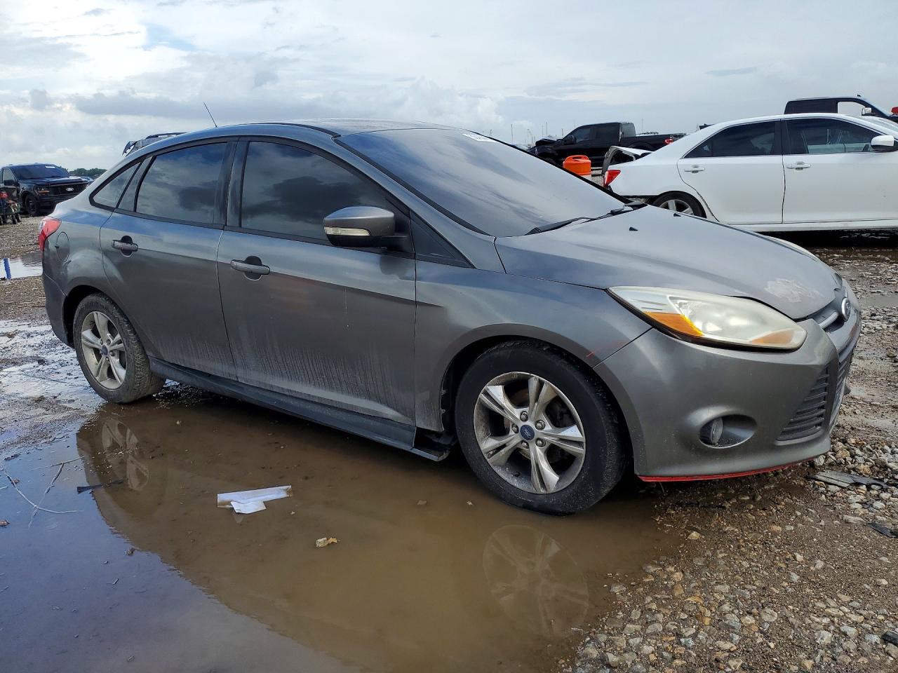 2012 Ford Focus S Gray vin: 1FAHP3E23CL167360