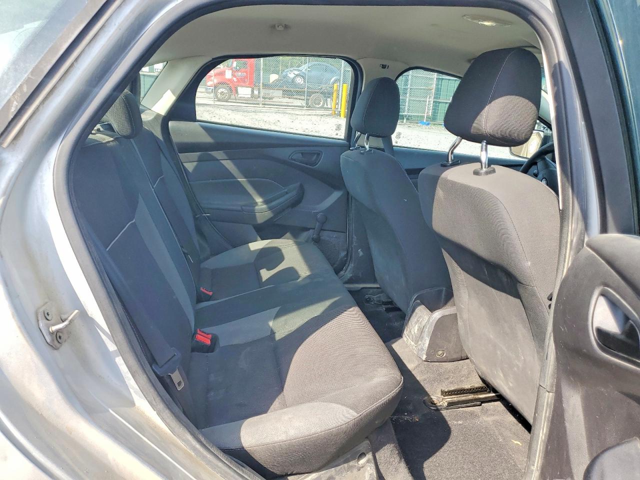 2012 Ford Focus S Silver vin: 1FAHP3E23CL182344