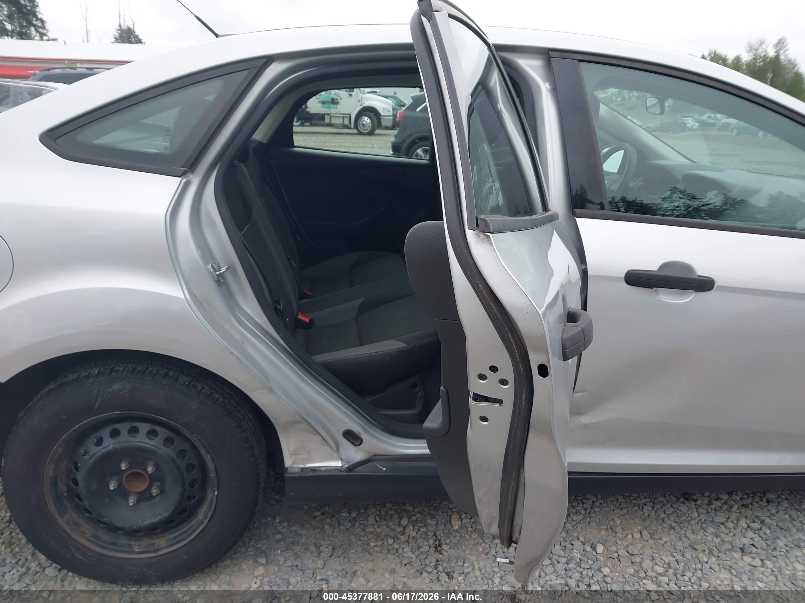 2012 Ford Focus S Silver vin: 1FAHP3E23CL279575