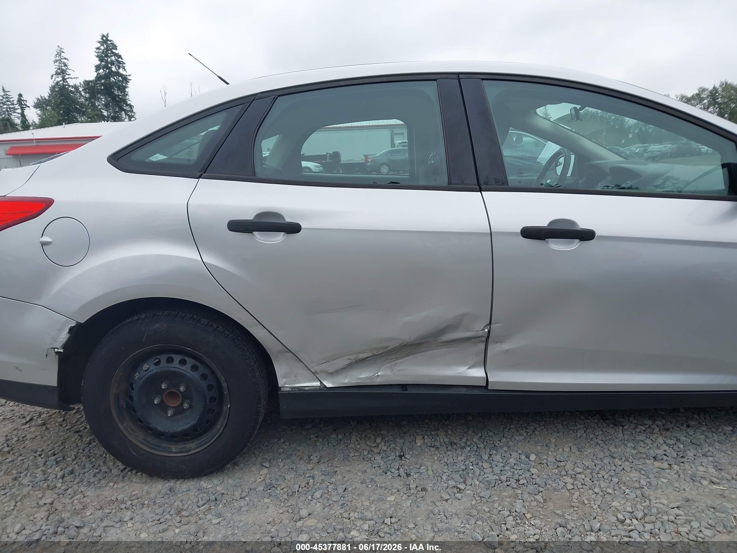2012 Ford Focus S Silver vin: 1FAHP3E23CL279575