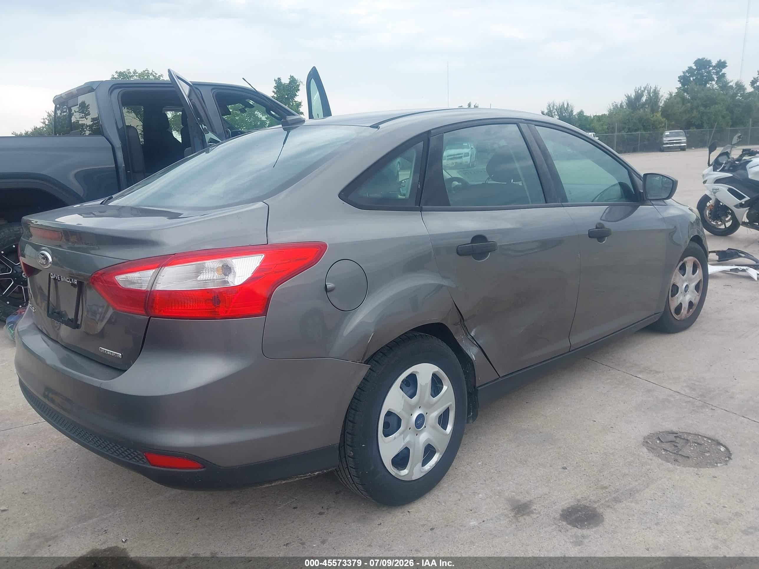 2012 Ford Focus S Gray vin: 1FAHP3E23CL463639