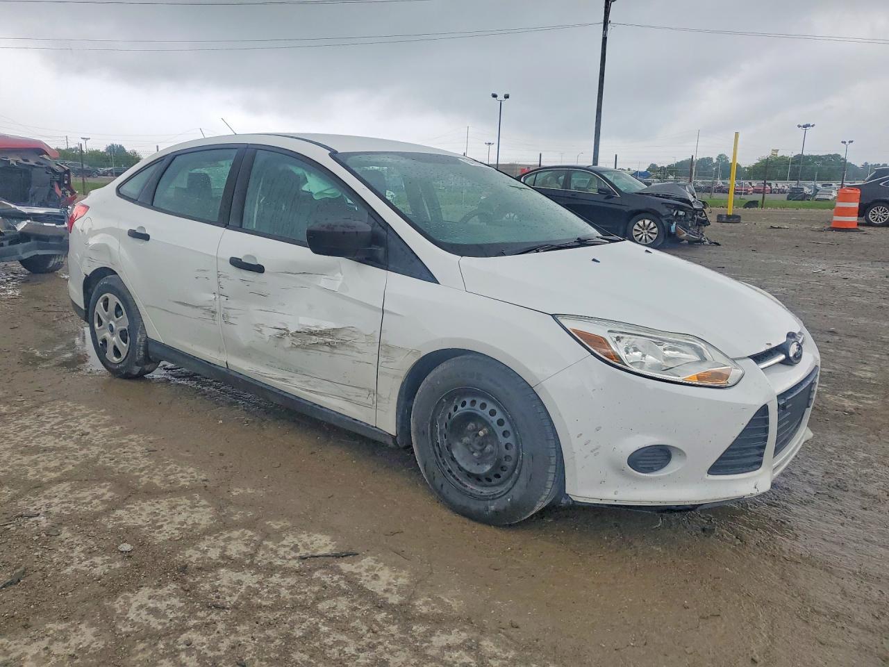 2012 Ford Focus S Белый vin: 1FAHP3E24CL434537