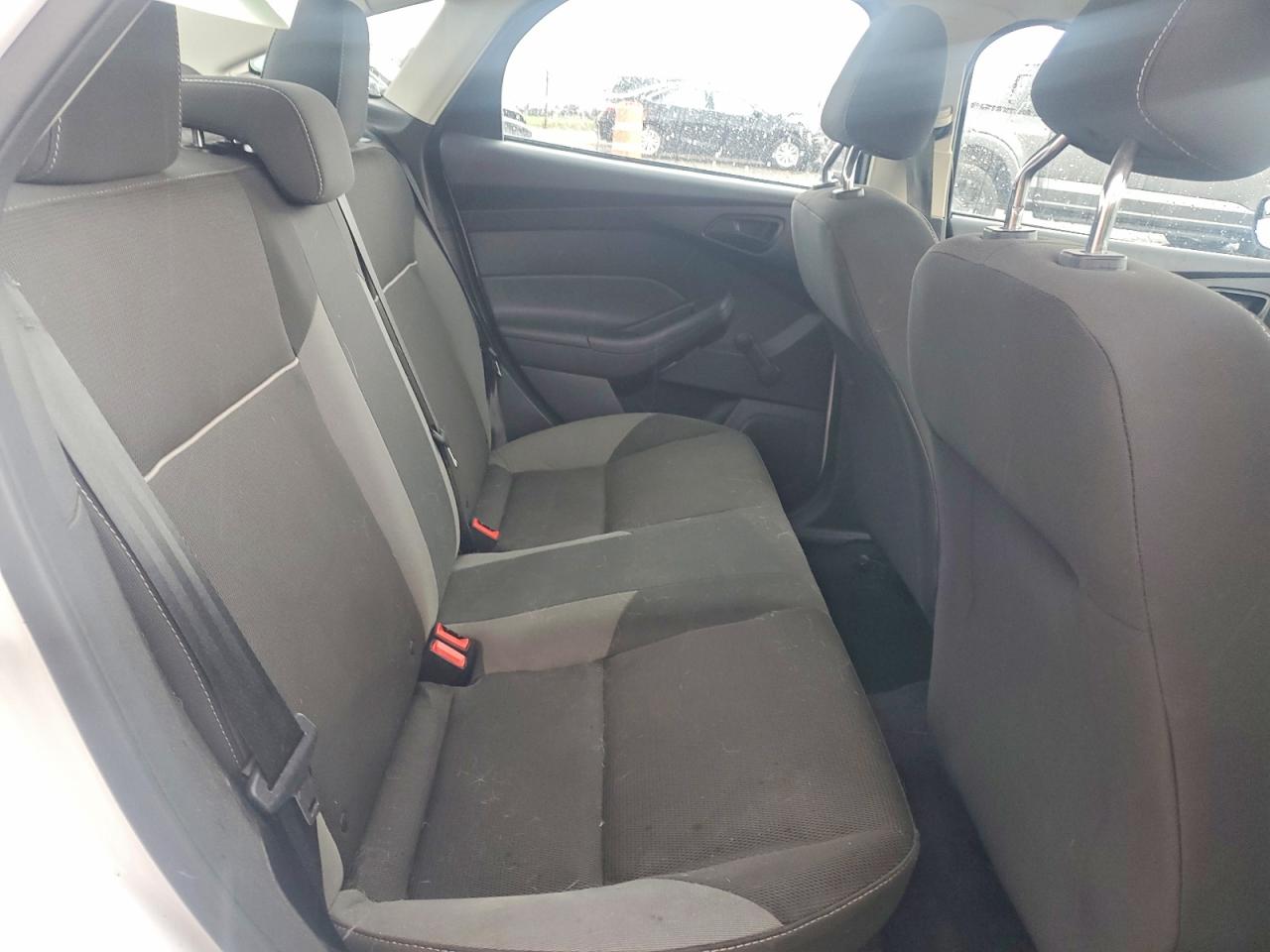 2012 Ford Focus S Белый vin: 1FAHP3E24CL434537