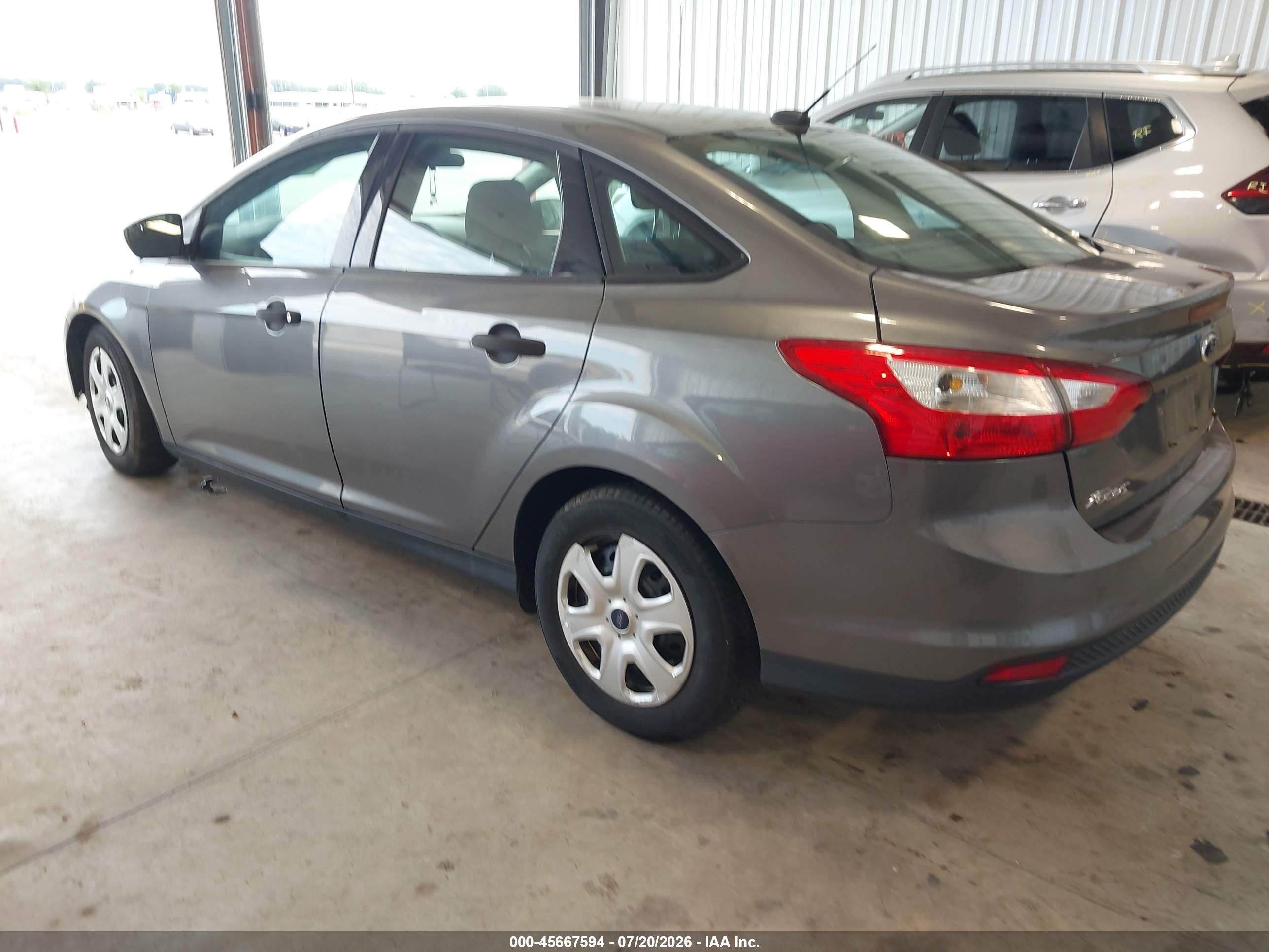 2012 Ford Focus S Silver vin: 1FAHP3E24CL451421