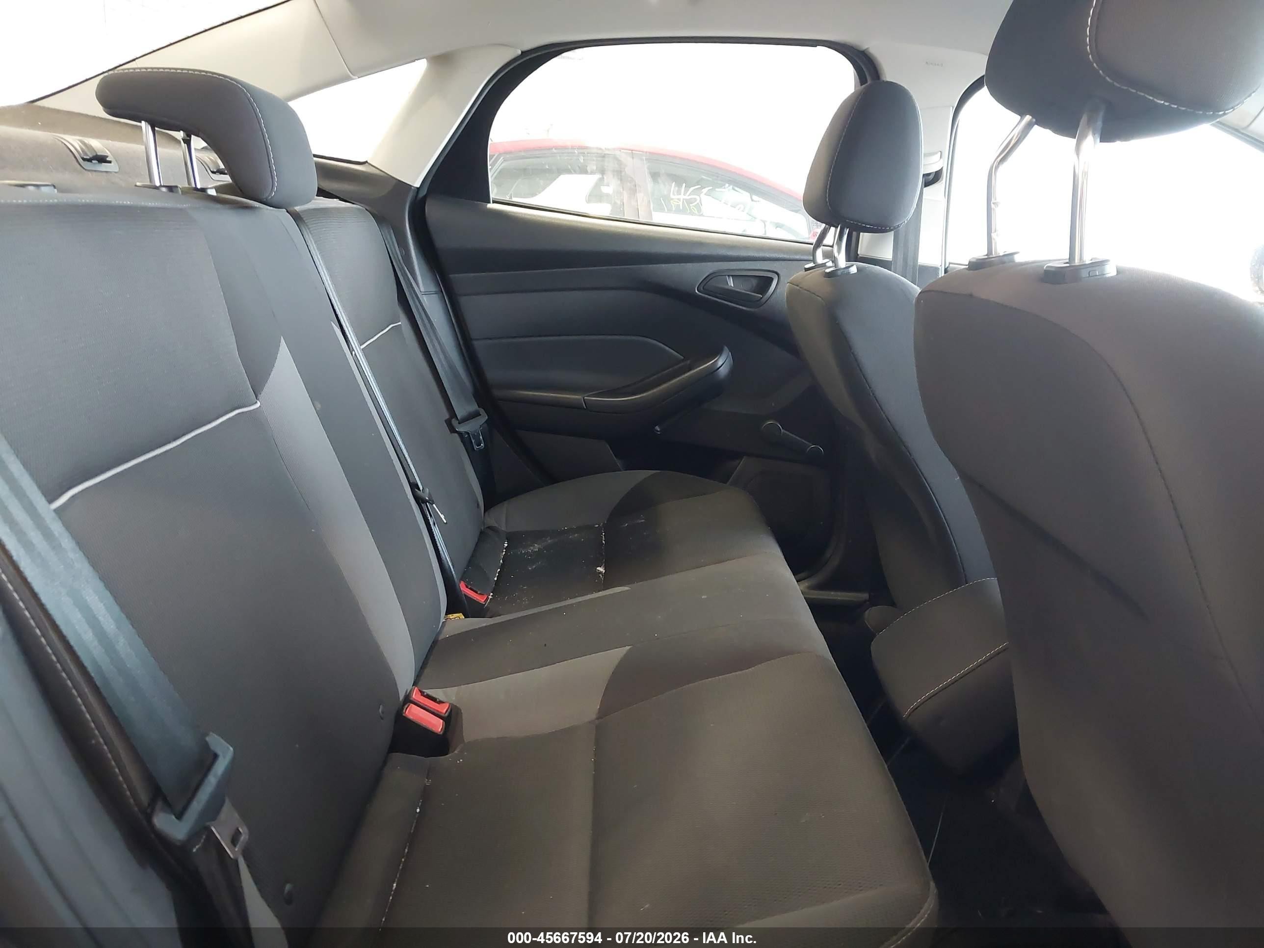 2012 Ford Focus S Silver vin: 1FAHP3E24CL451421