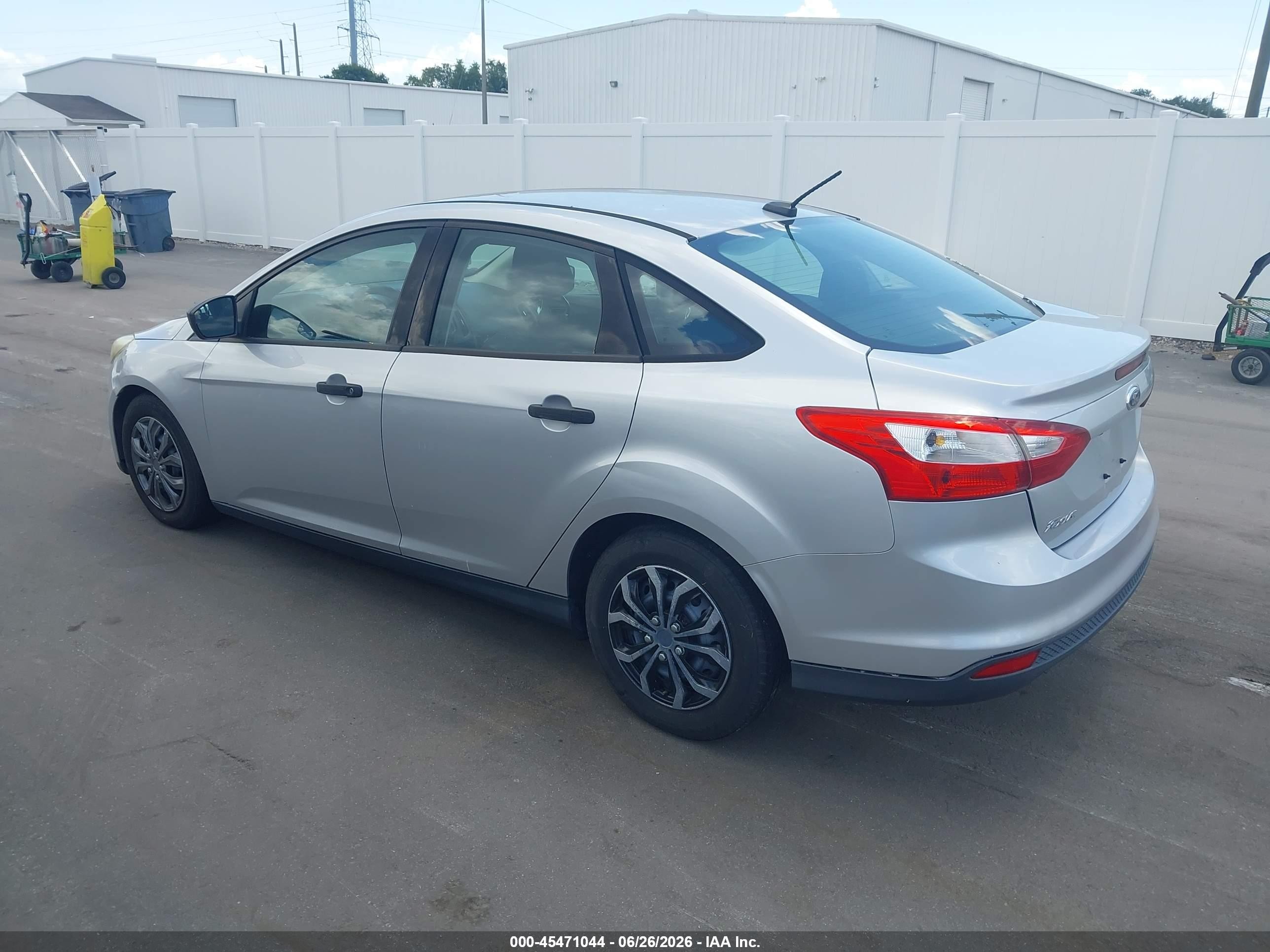 2012 Ford Focus S Silver vin: 1FAHP3E25CL182717