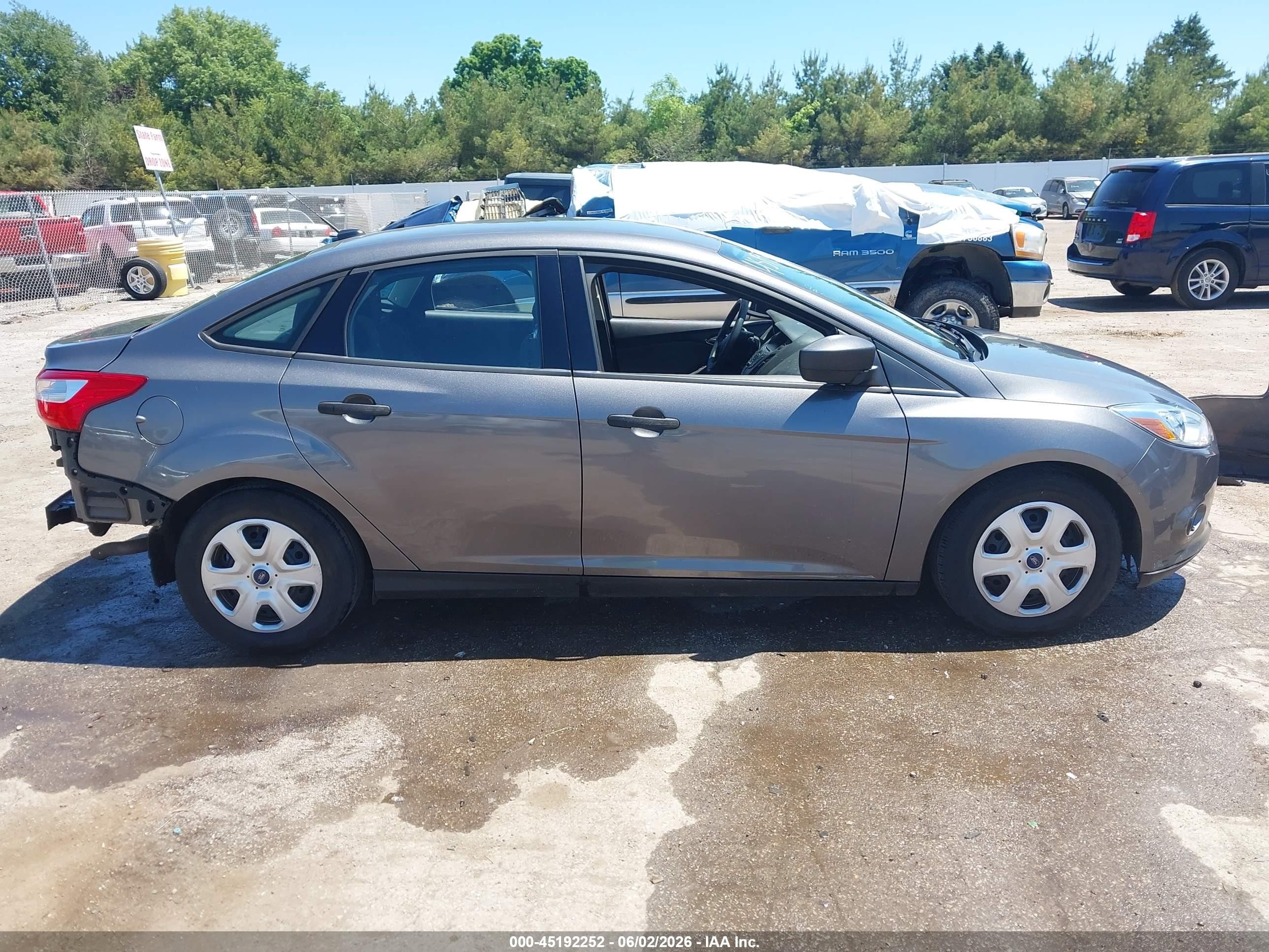 2012 Ford Focus S Gray vin: 1FAHP3E26CL463215